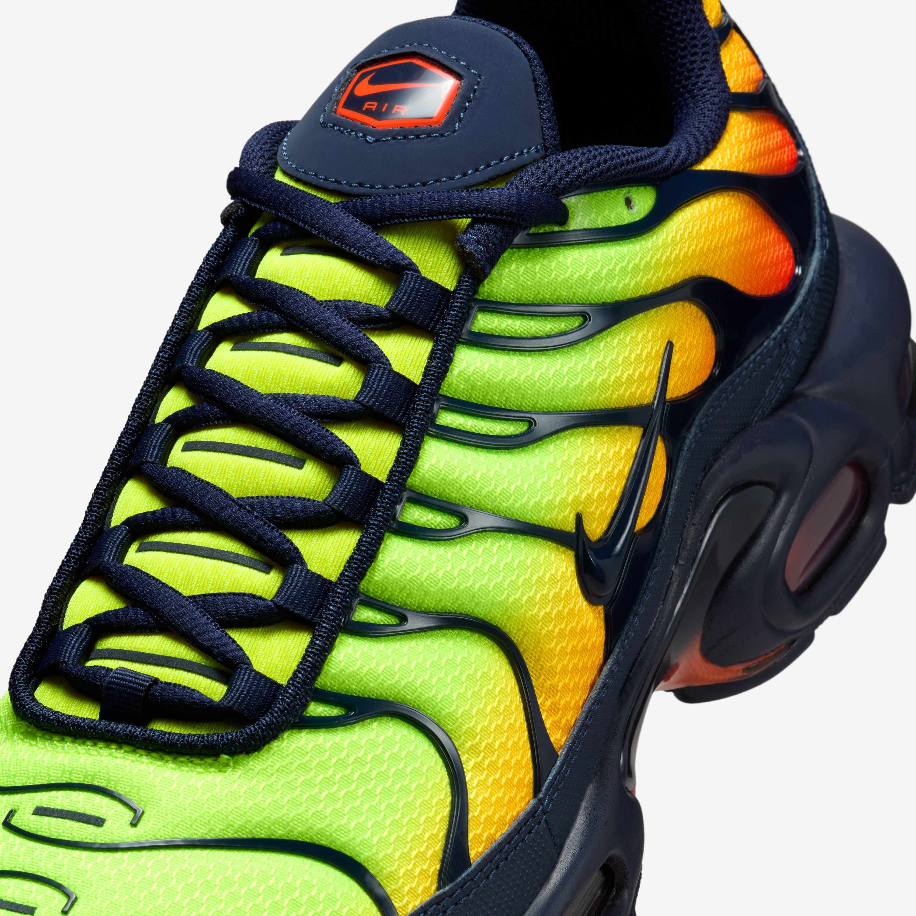 Nike Air Max Plus image number 6