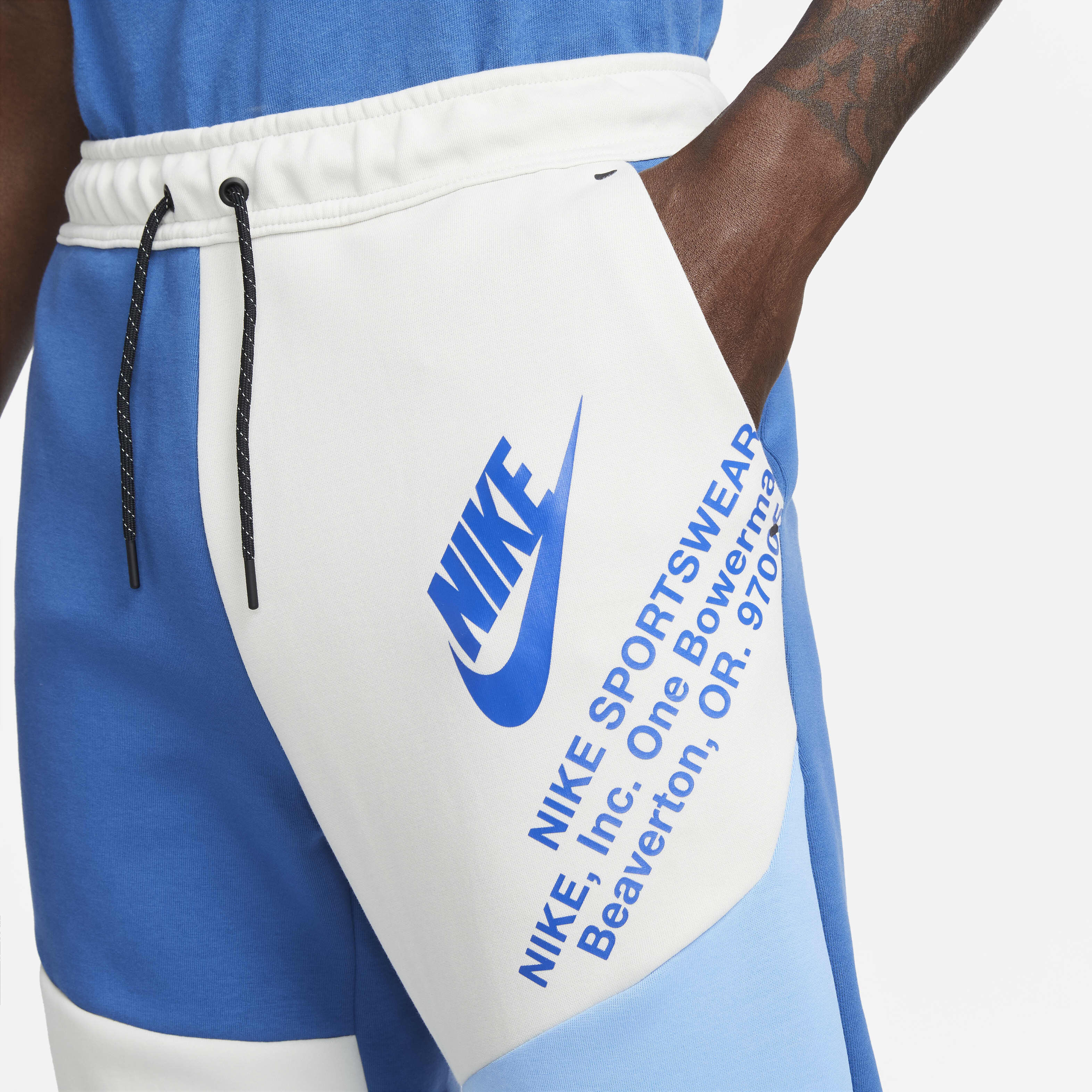 Nike Sportswear Tech Fleece image number 2