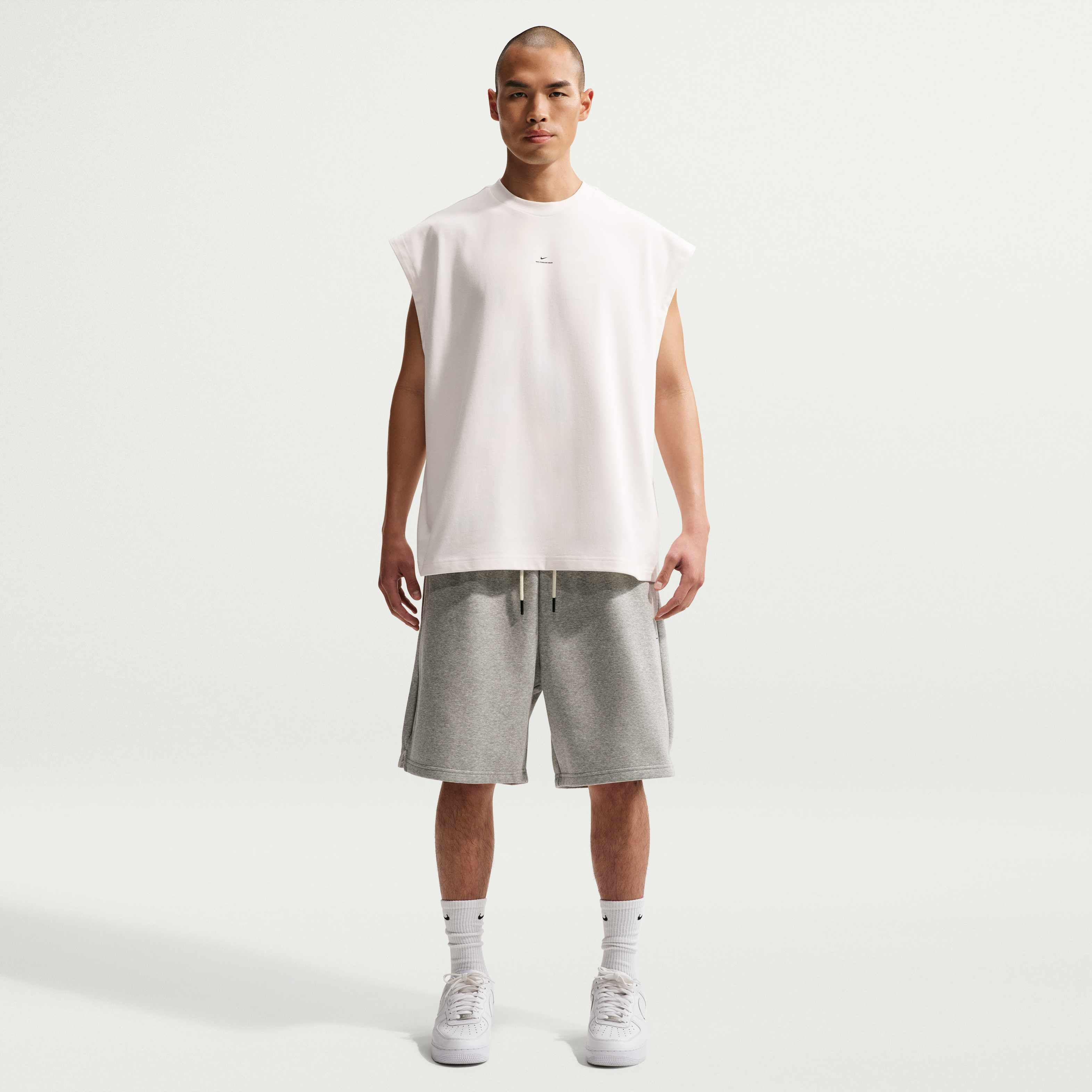 Nike Standard Issue image number 3