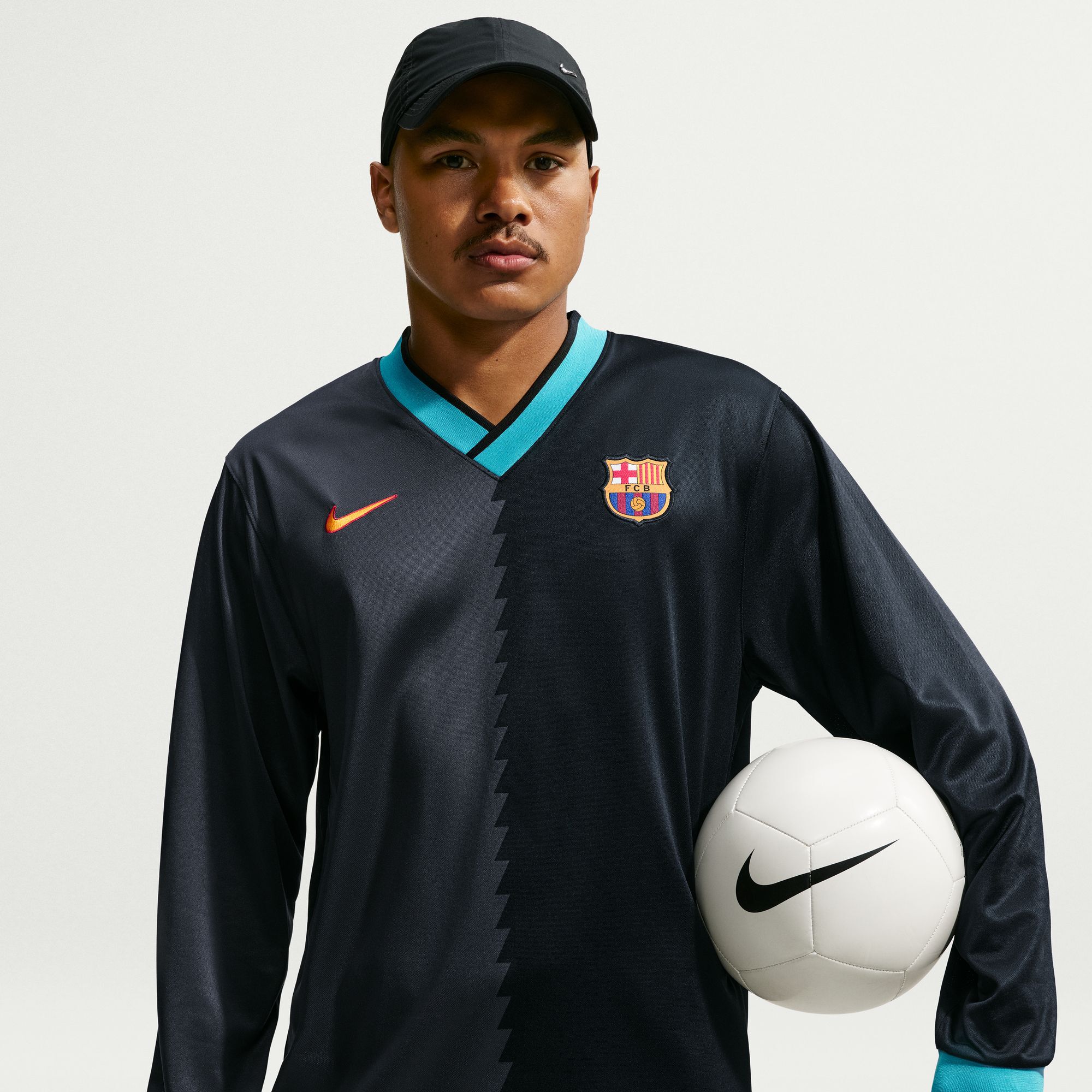 برشلونة إنرجي البديل image number 2