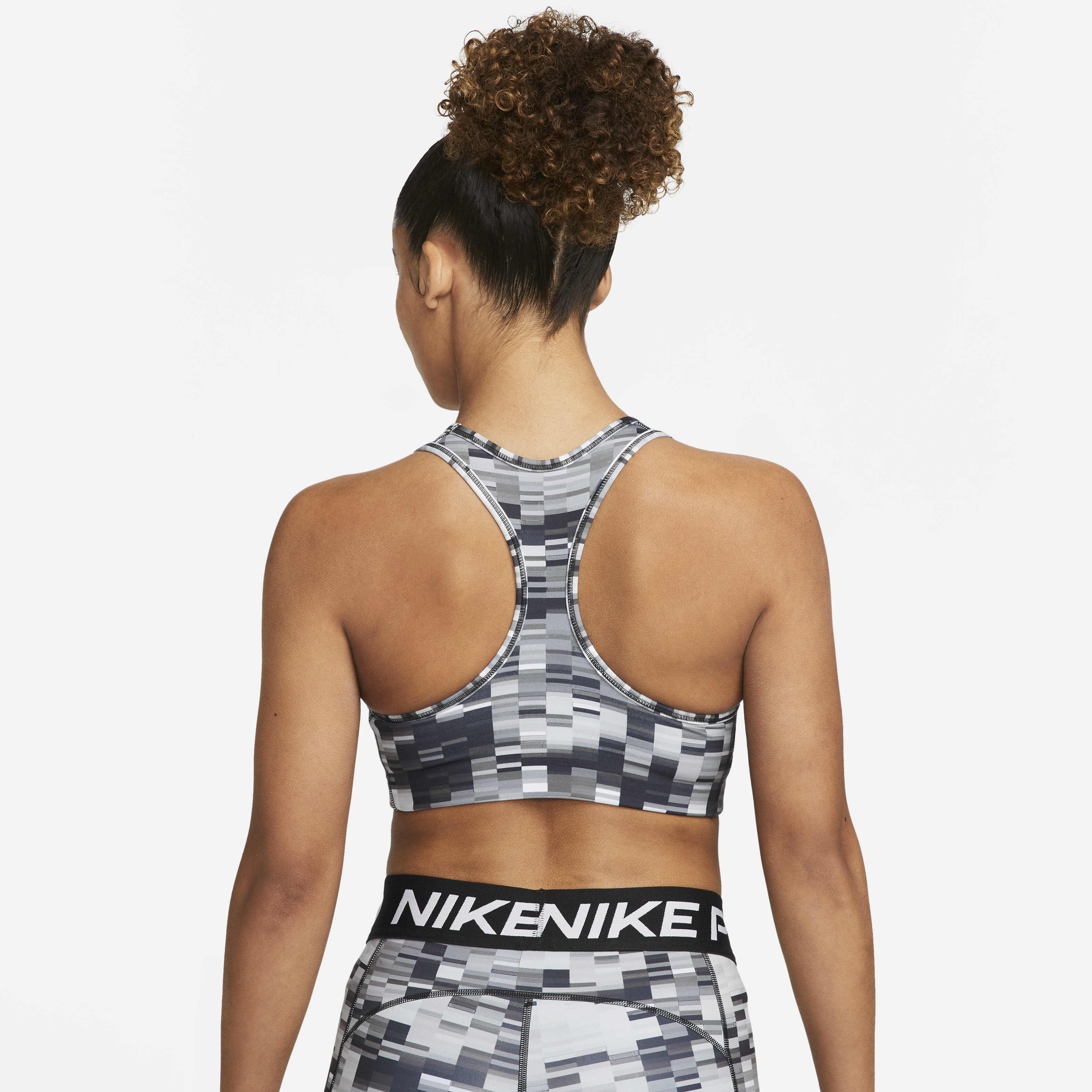 نايكي سووش image number 1