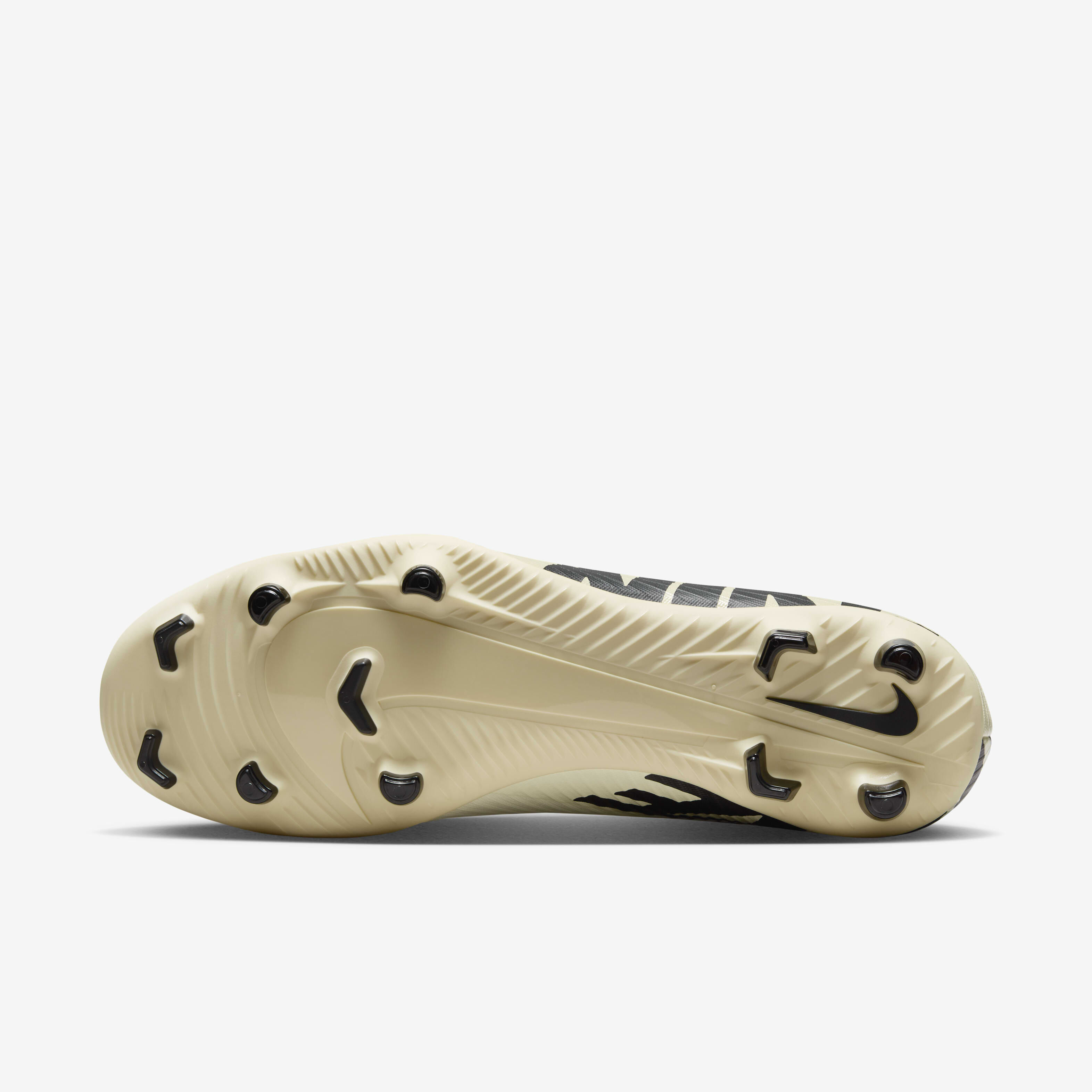 Nike Mercurial Vapor 15 Club image number 1