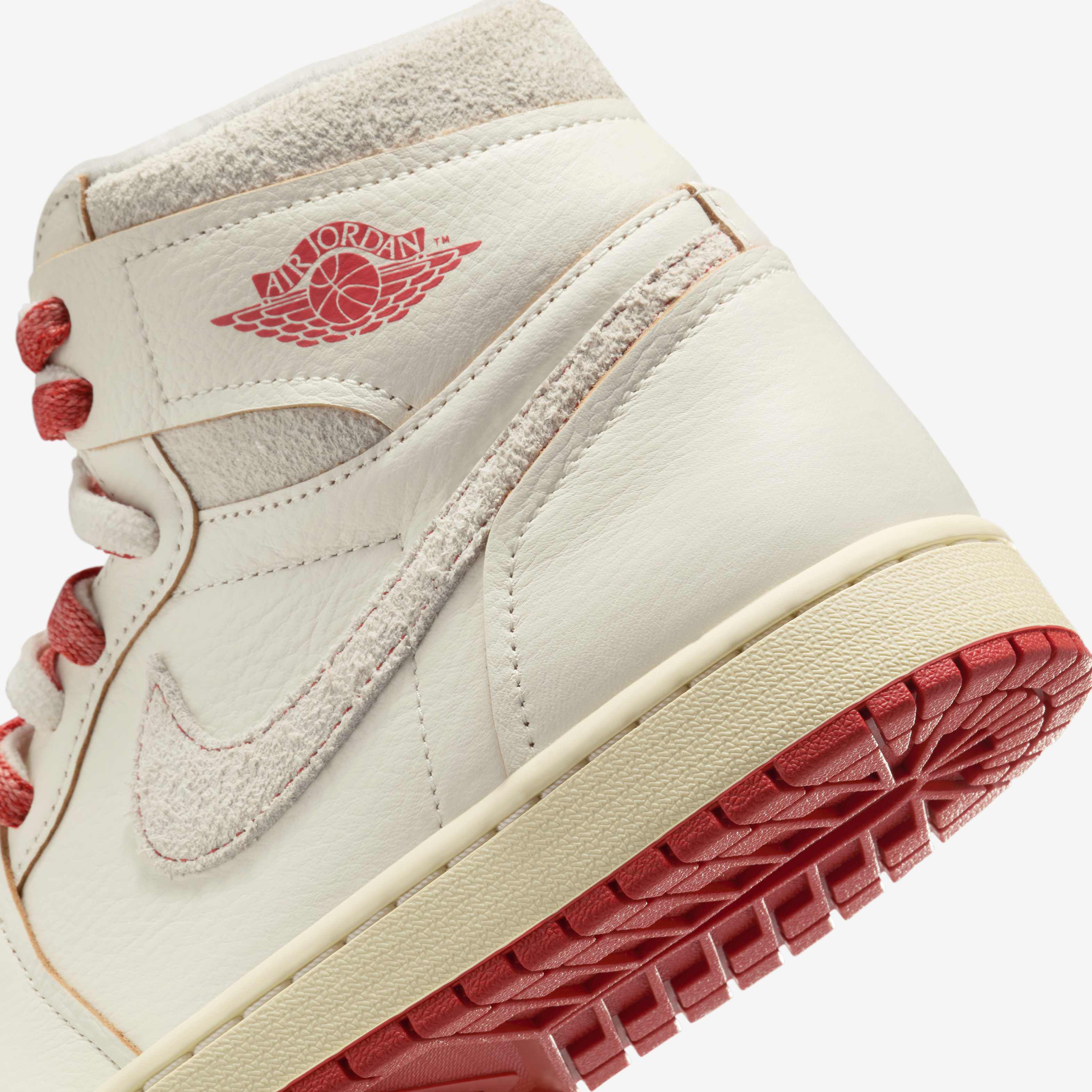 Air Jordan 1 High OG 'Rare Air' image number 7