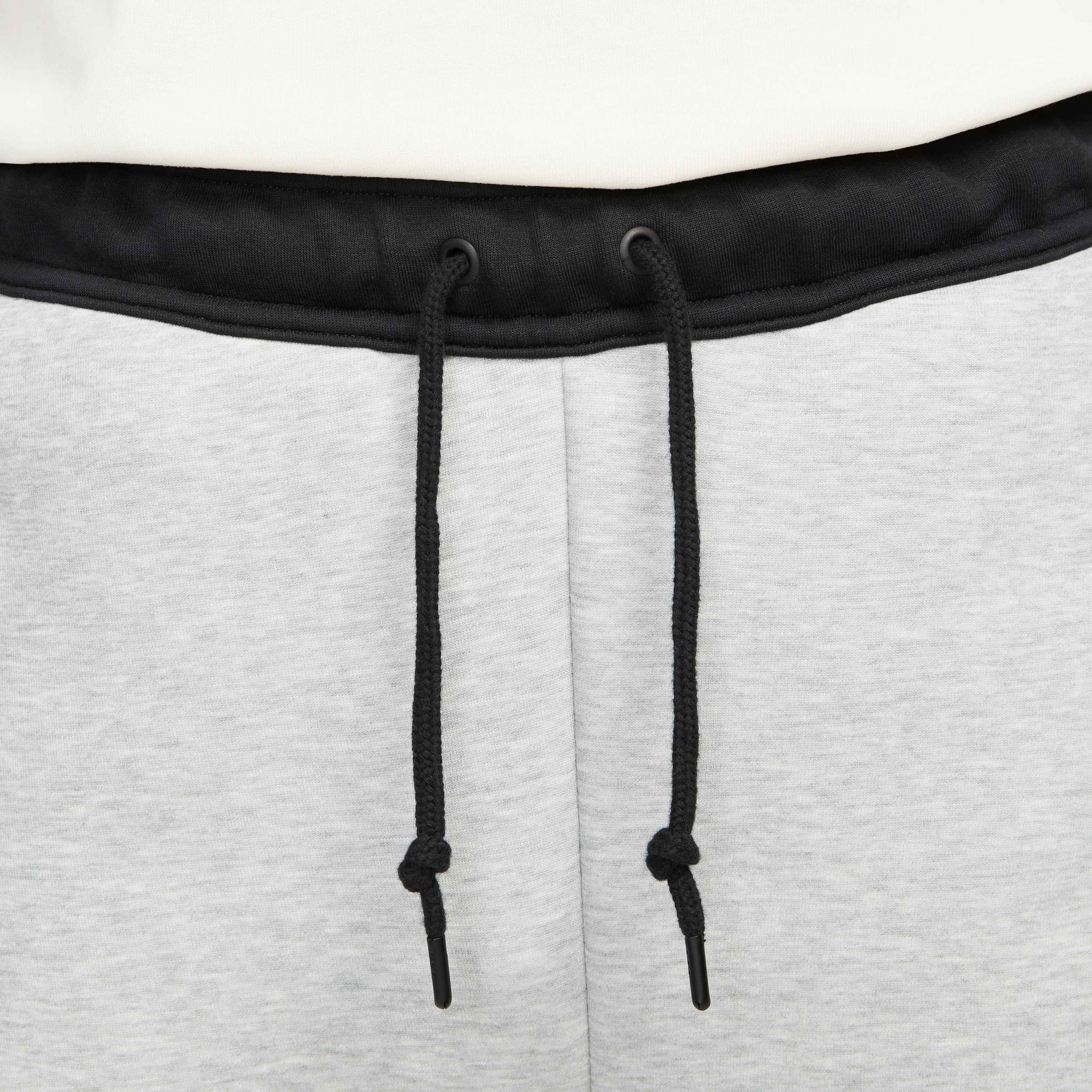 Nike Sportswear Tech Fleece image number 3