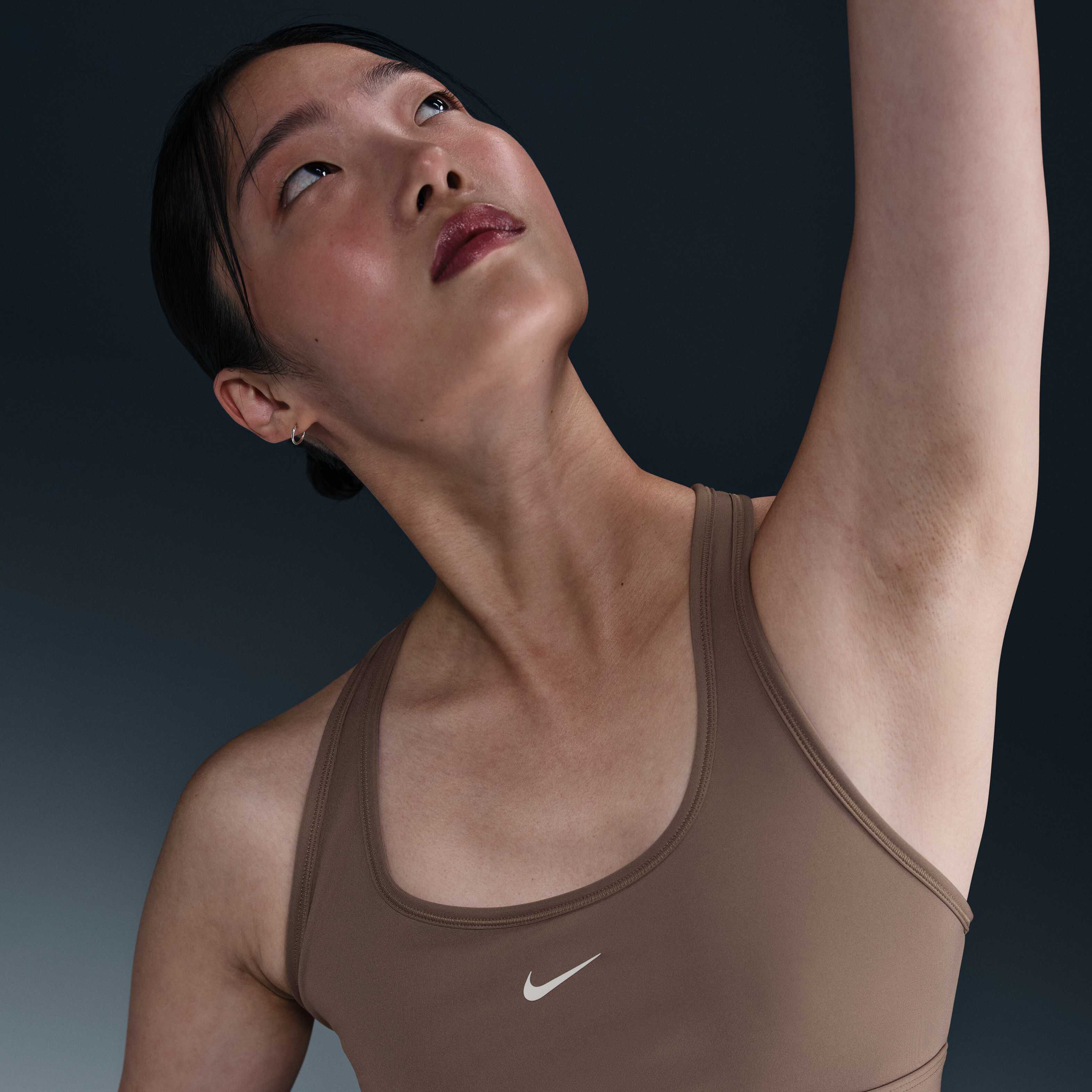 Nike Swoosh Light Support image number 2