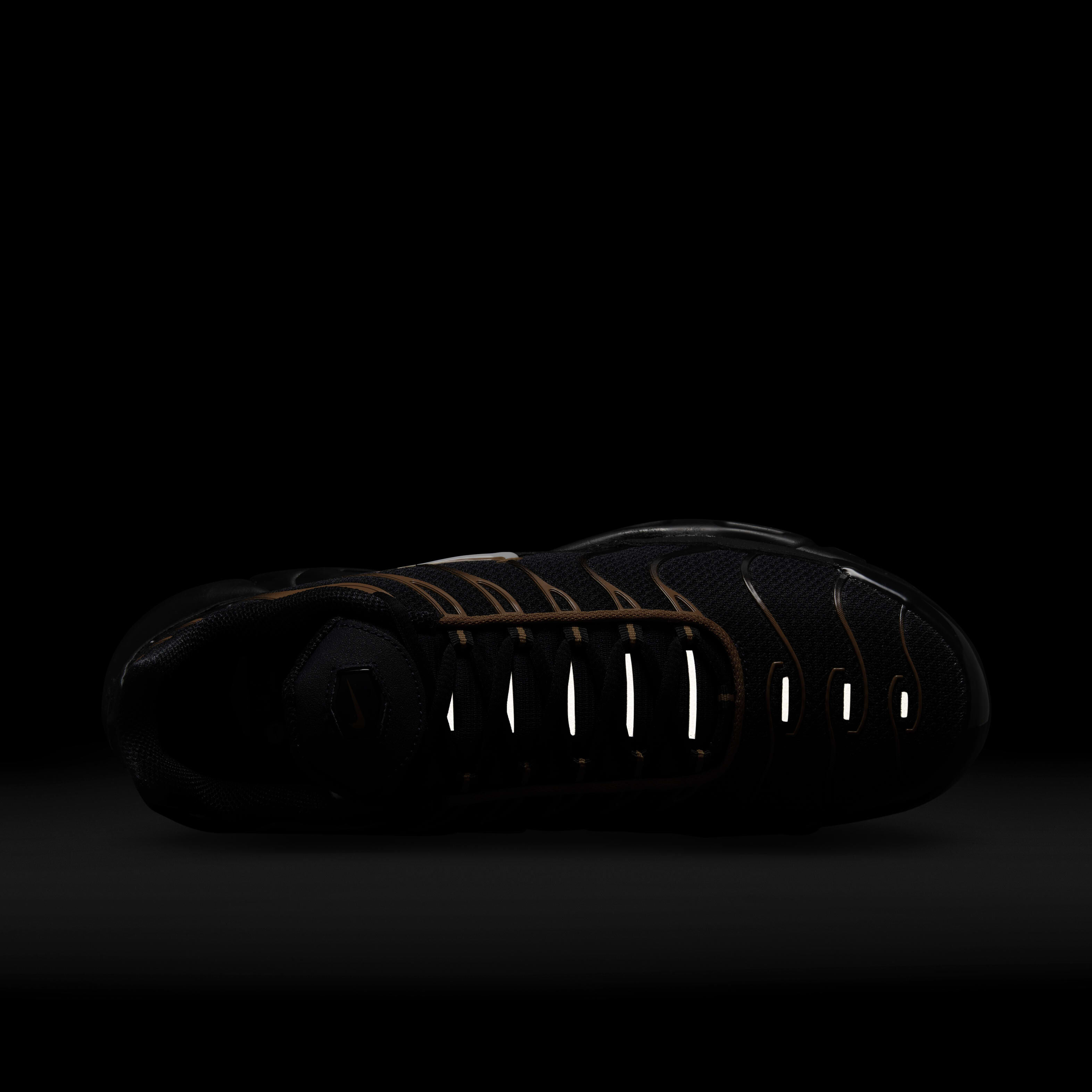 اير ماكس بلس image number 8