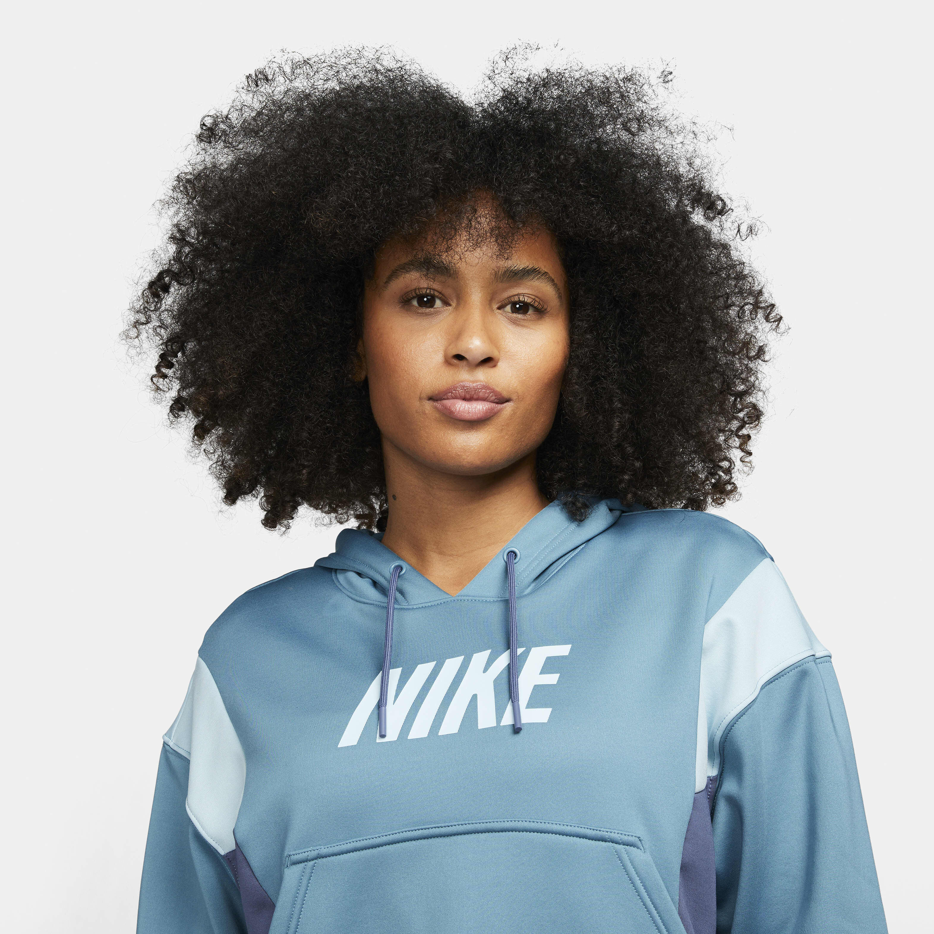 Buy Nike Therma FIT All Time Women s Colour Block Training Hoodie Noise Aqua Ocean Bliss Diffused Blue Ocean Bliss Nike Saudi Official