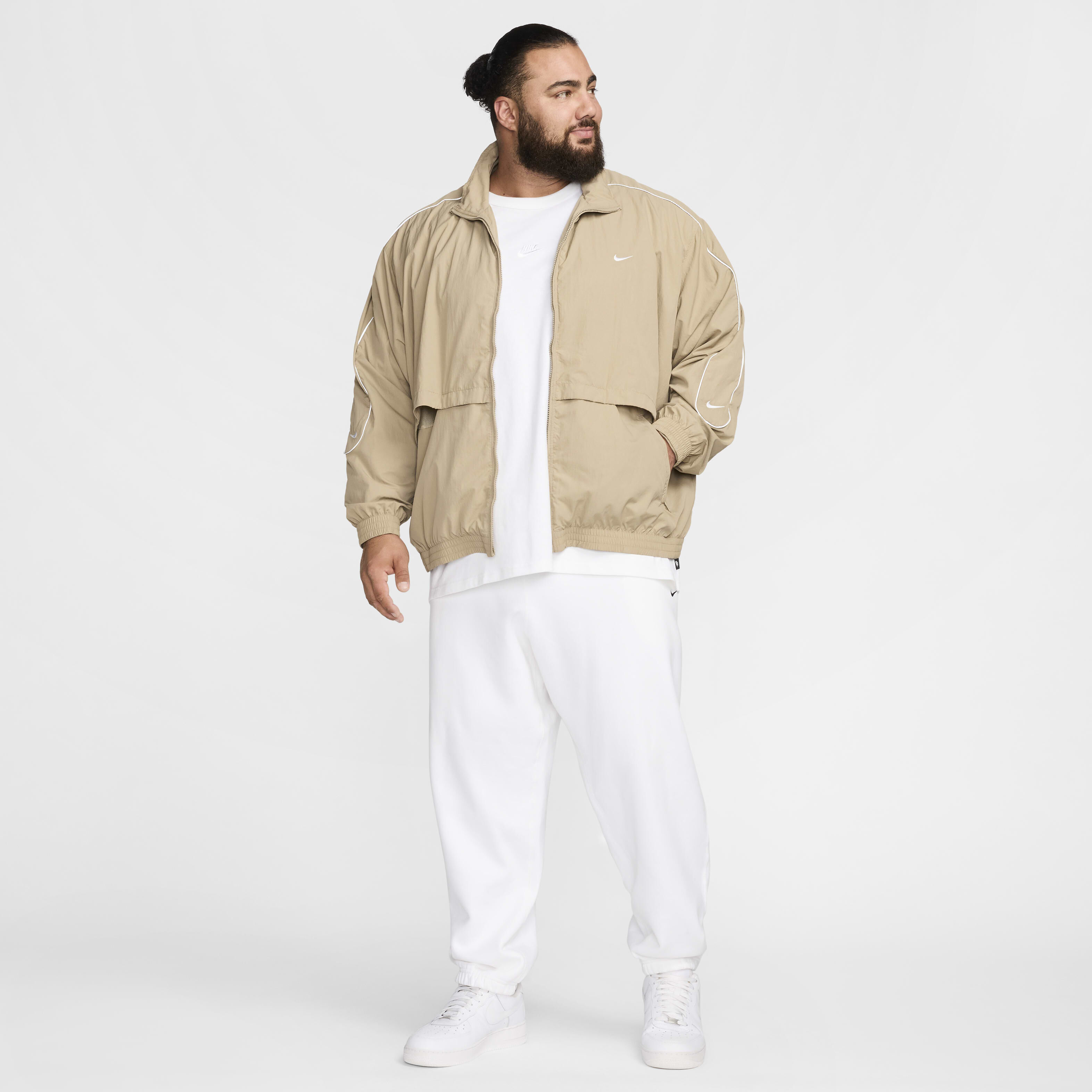 نايكي سبورتسوير سولو سووش image number 15