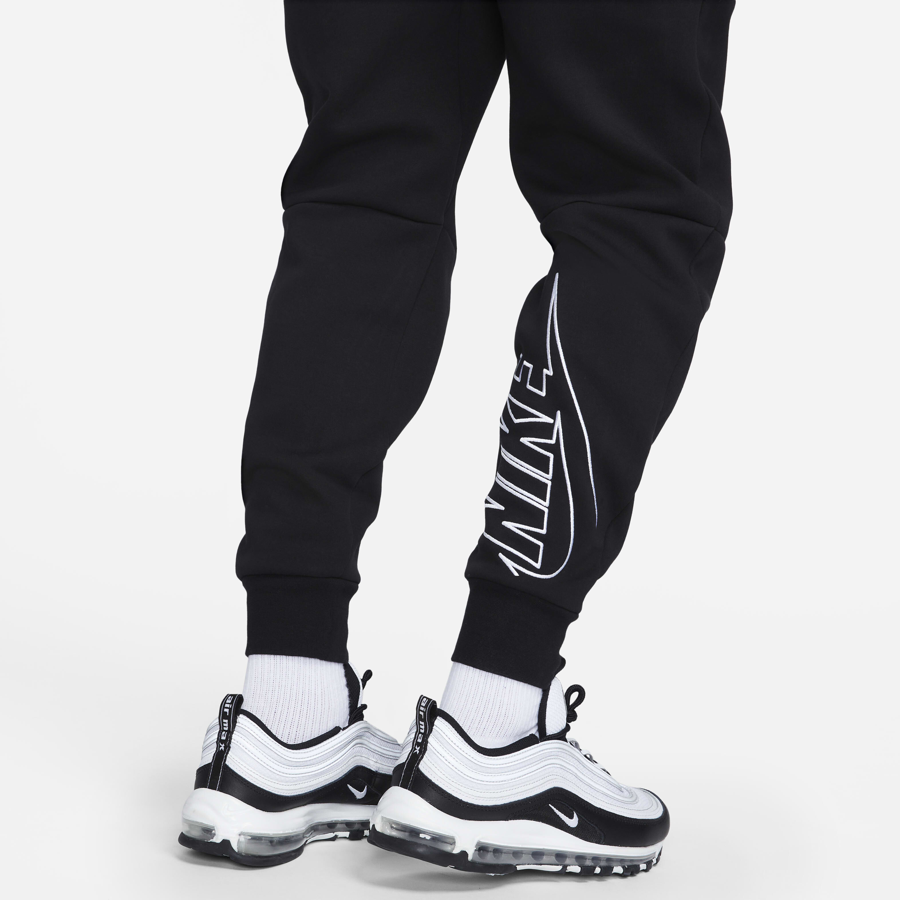 Nike graphic joggers store