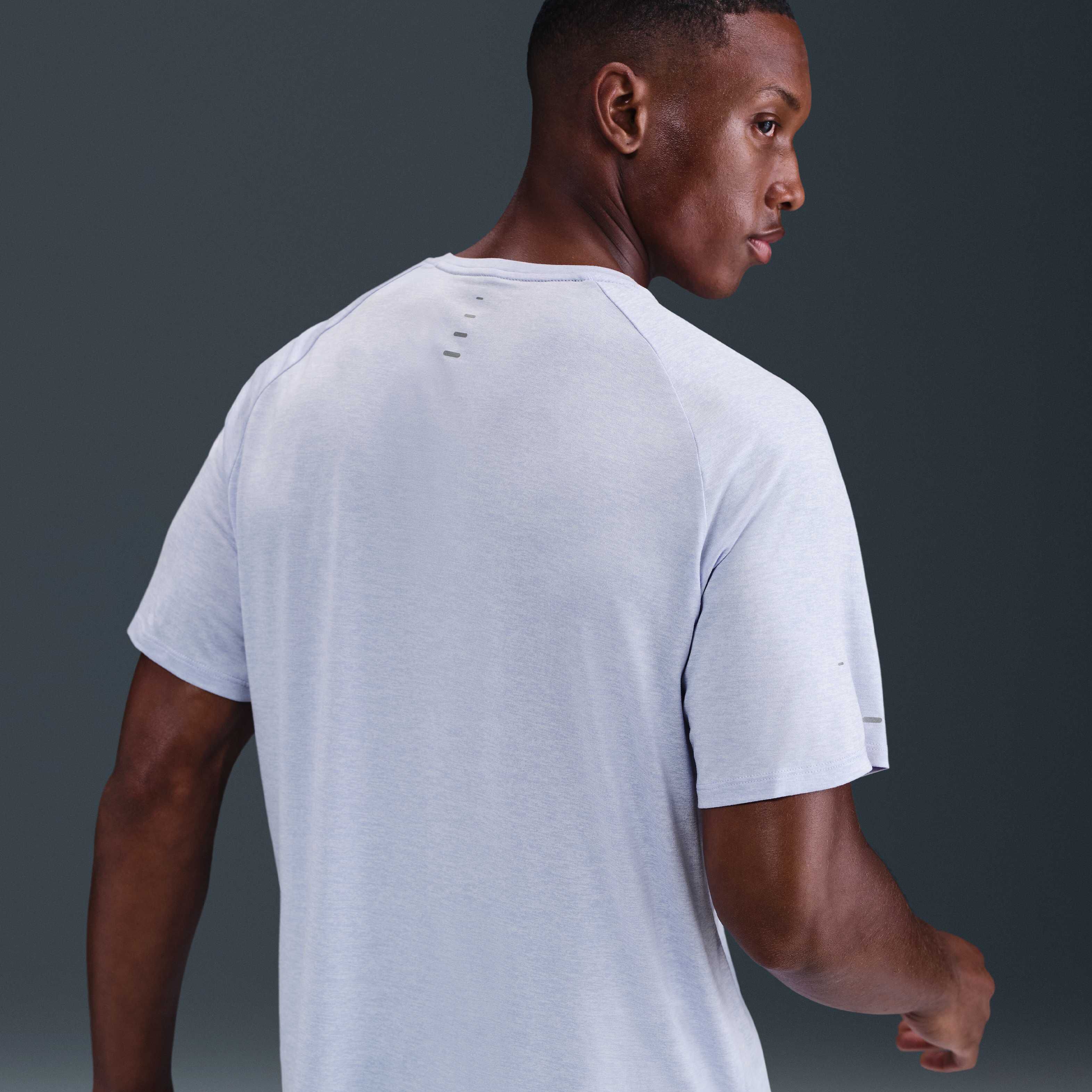 ★送料・関税込★NIKE★NIKE ESSENTIAL SHORT SLEEVE TOP★ Amazon.co.jp: ナイキ エッセンシャル ノースリーブ ハイドロ