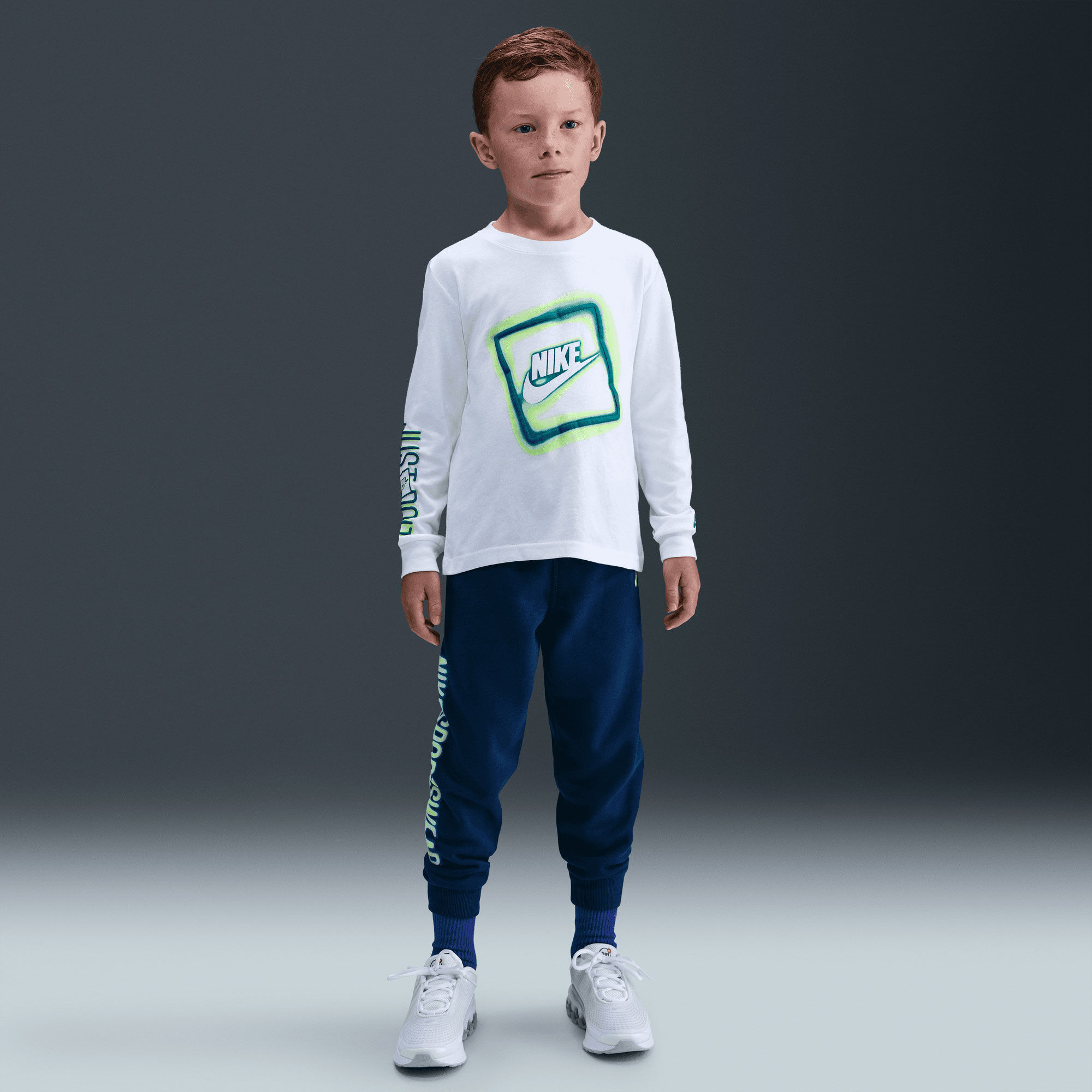 Nike Glow With Me image number 0