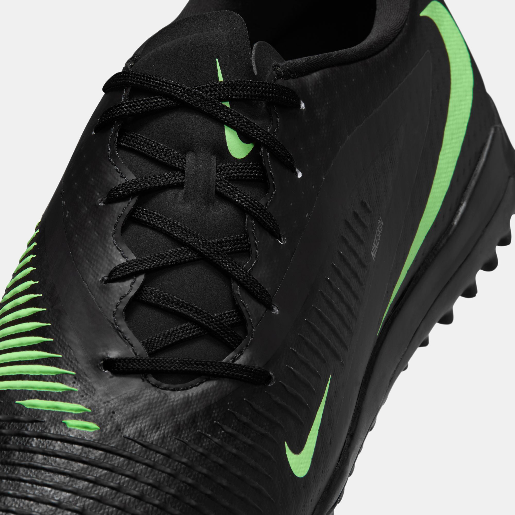 Nike Phantom 6 Low Academy image number 5