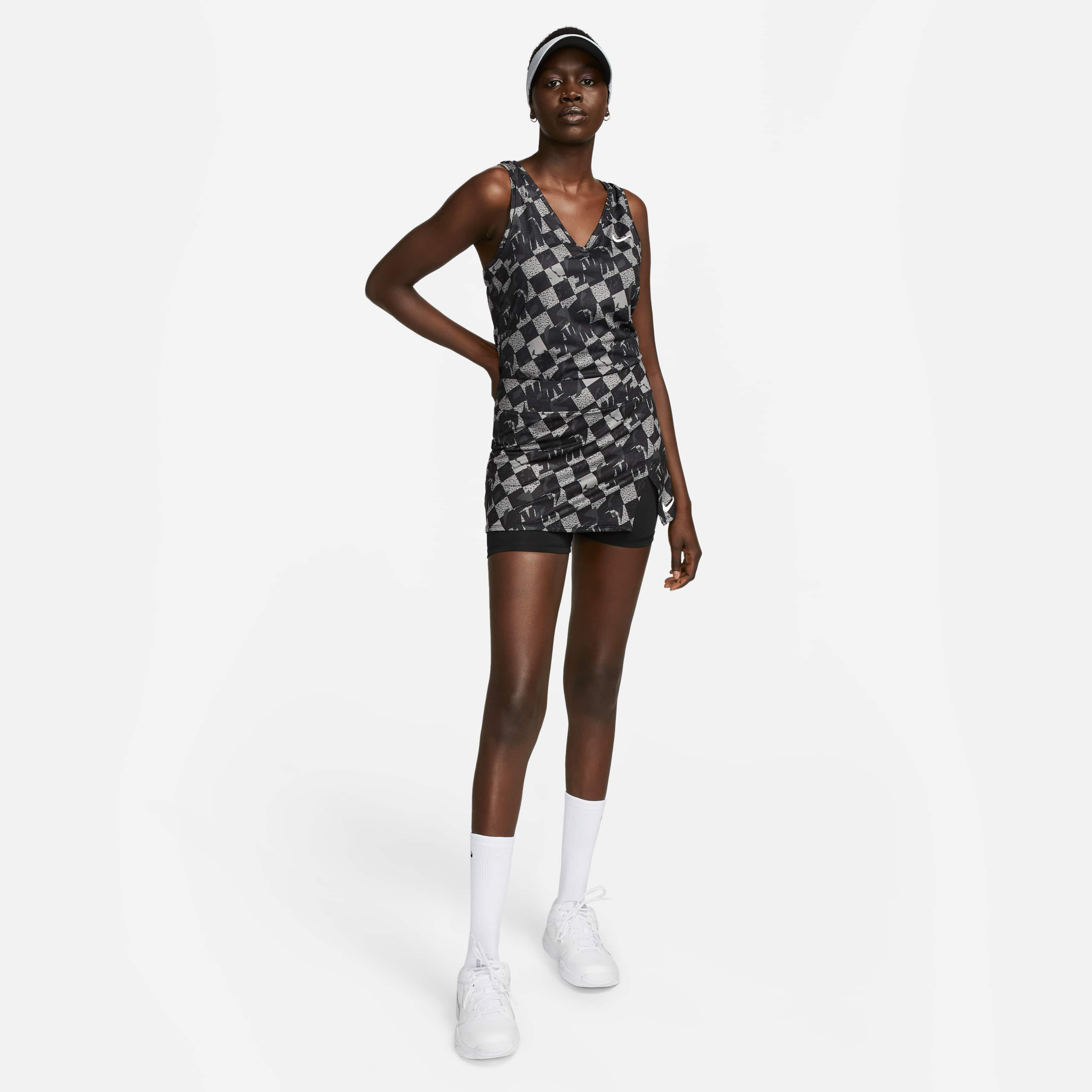 NikeCourt Dri-FIT Victory image number 4
