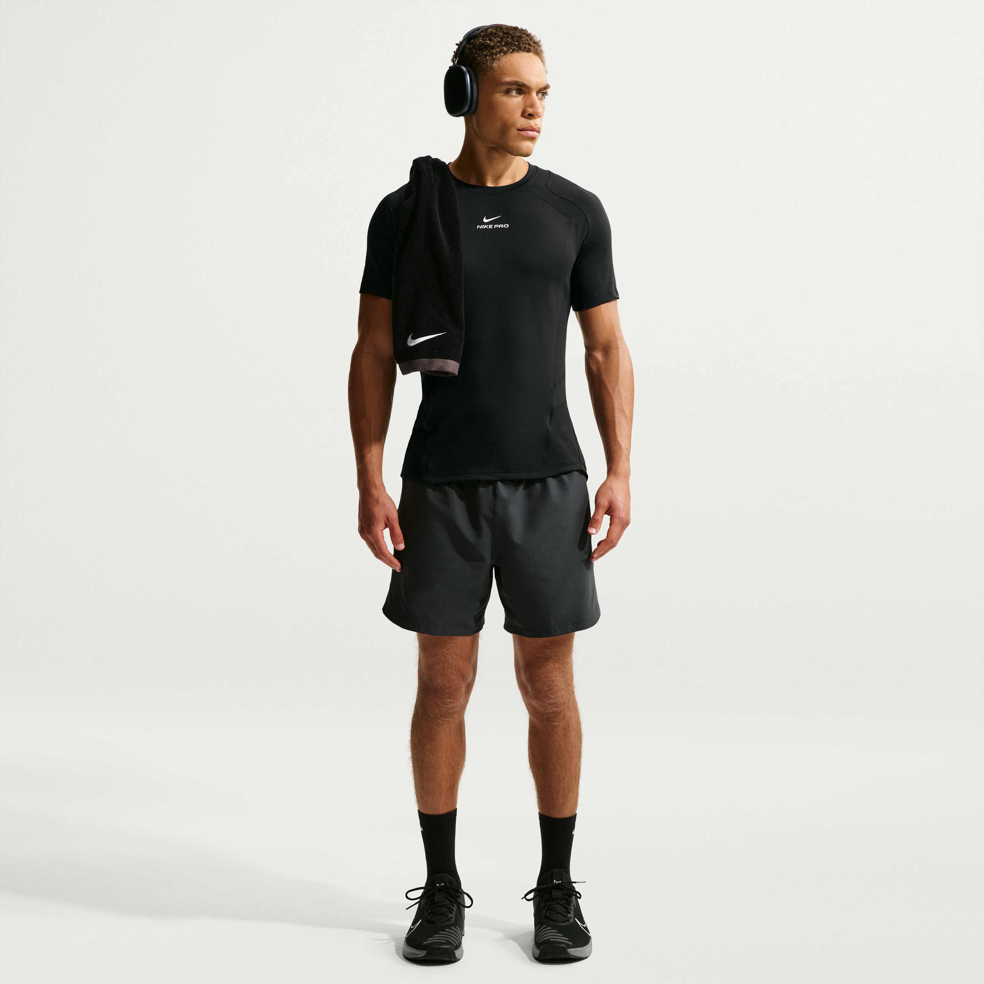 Nike Pro Training image number 3