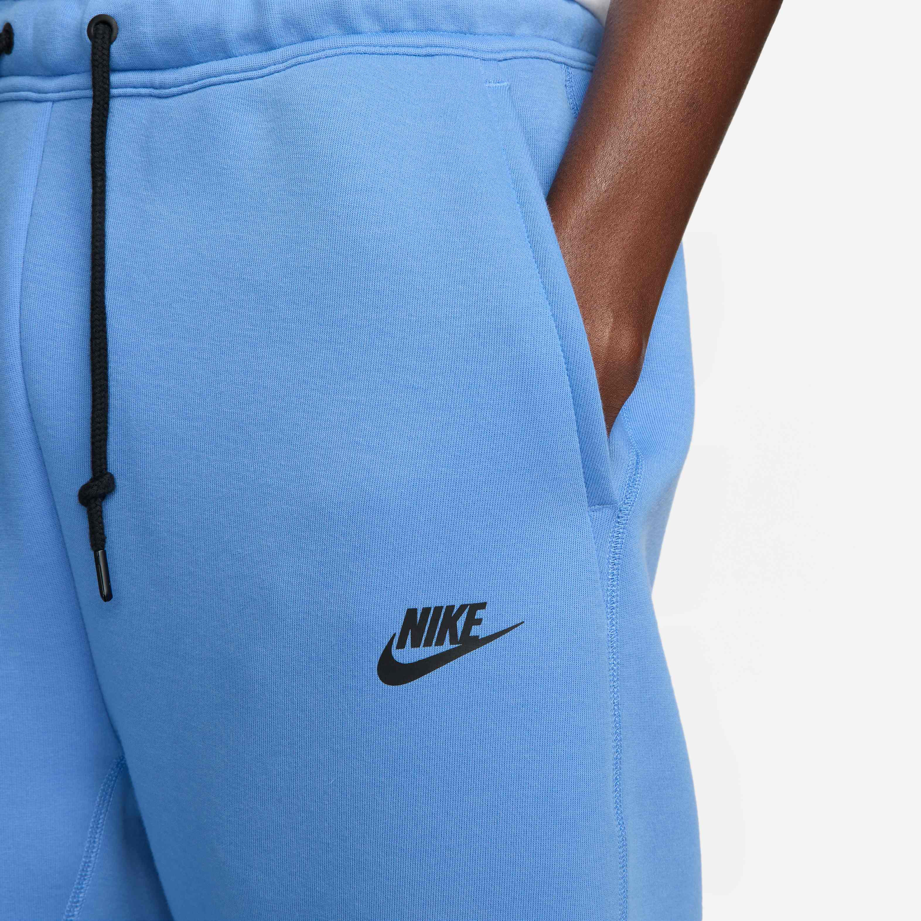 Nike Sportswear Tech Fleece image number 2