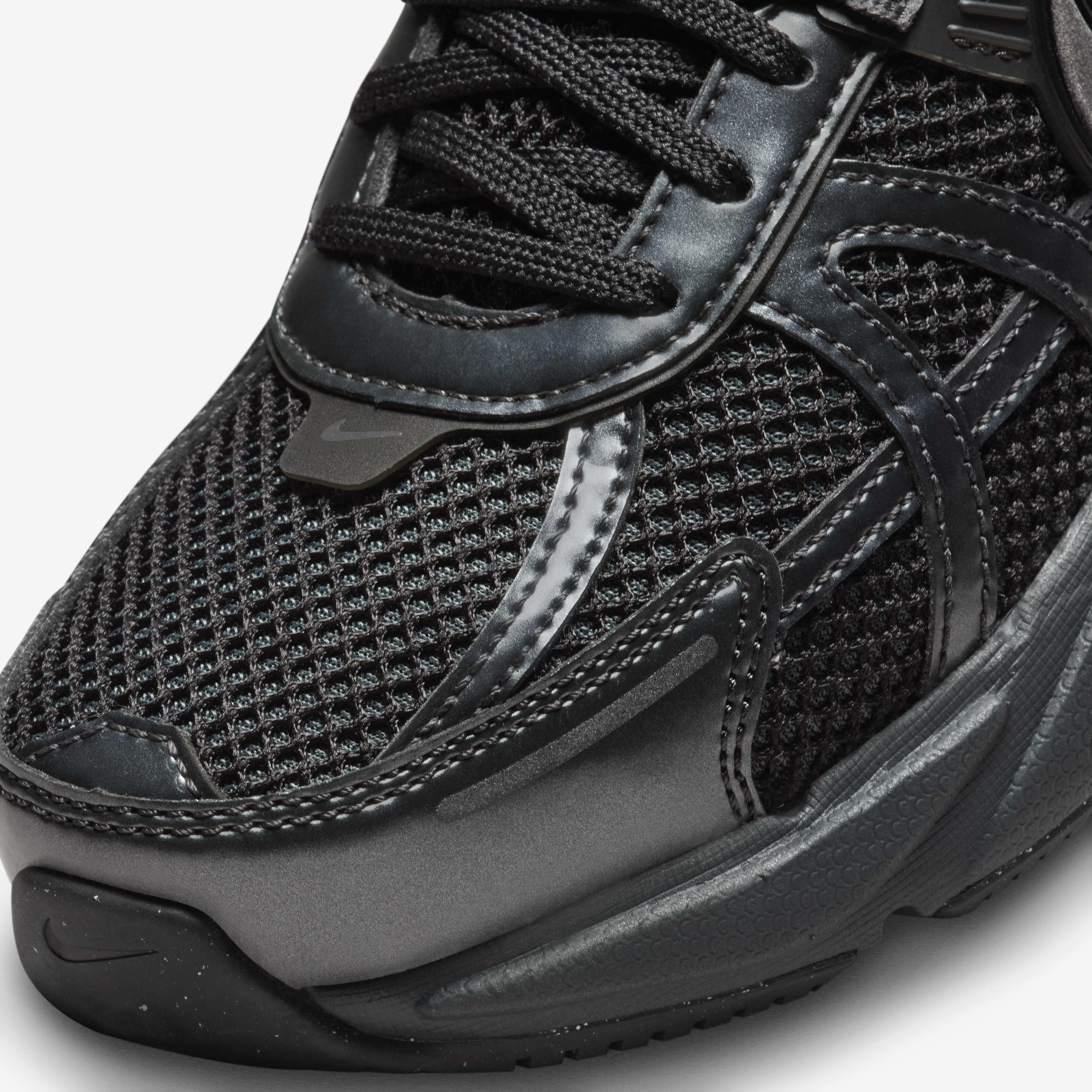 国内配送 NIKE W V2K RUN BLACK /DARK SMOKE GREY-ANTHRACITE Nike V2K Run Women's Shoes. Nike.com