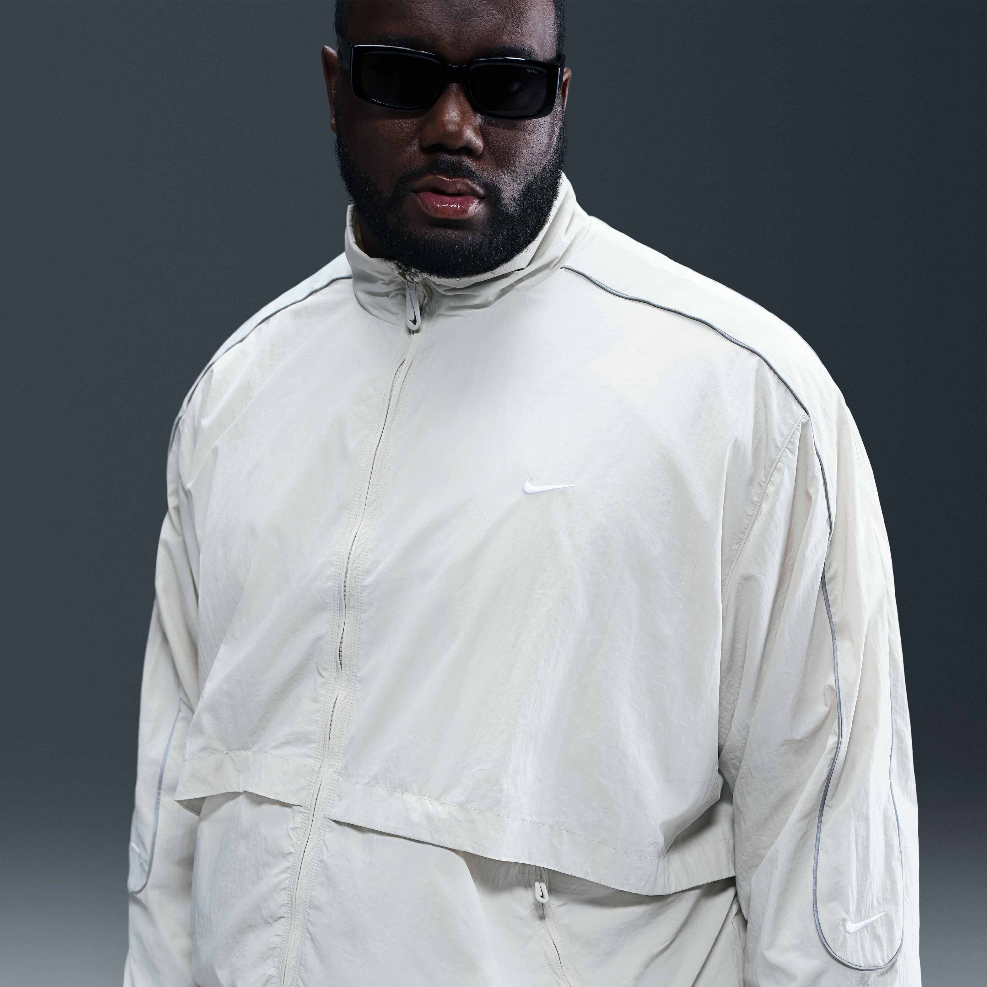 نايكي سبورتسوير سولو سووش image number 9