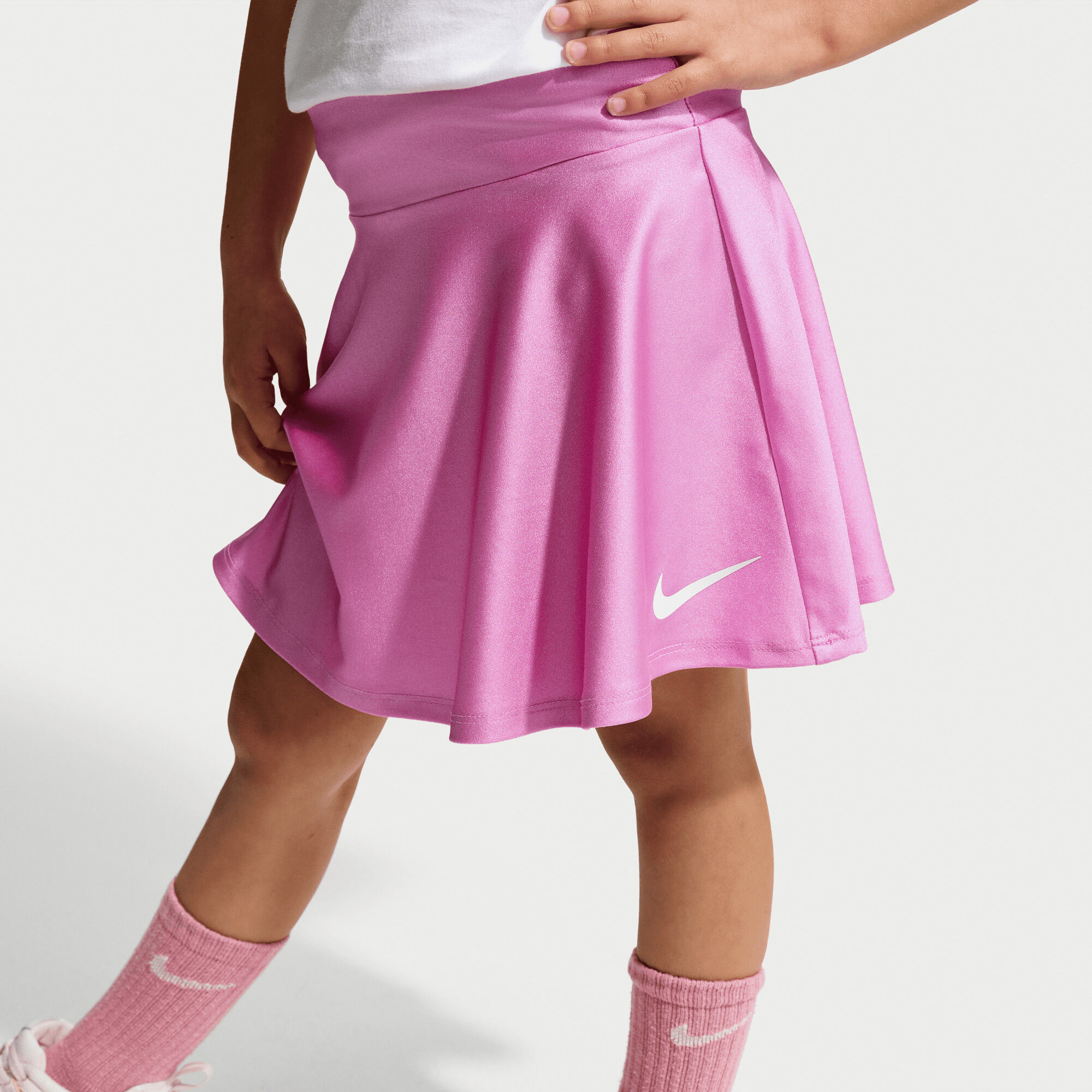 نايكي موف ويث نايتشر image number 0