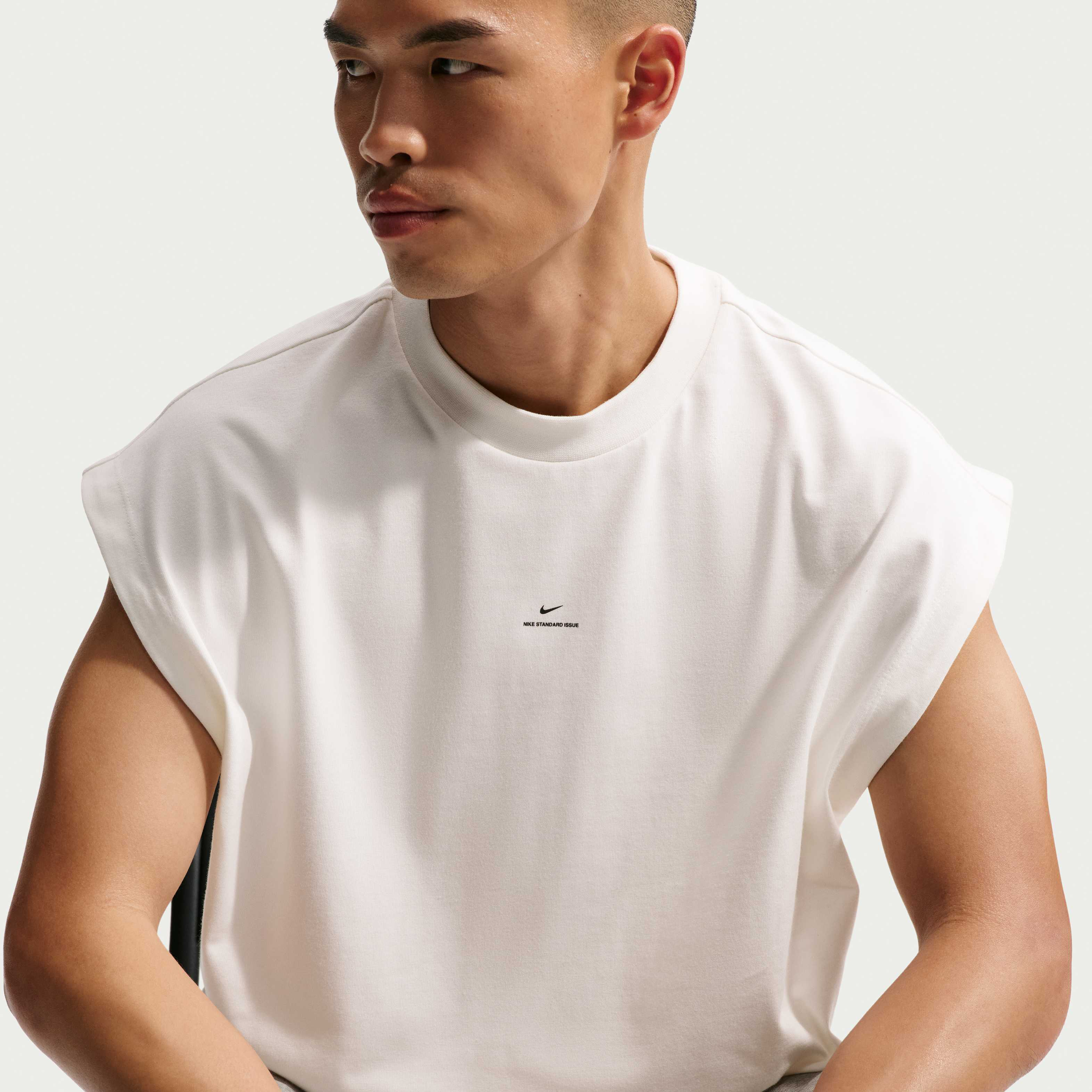 Nike Standard Issue image number 2