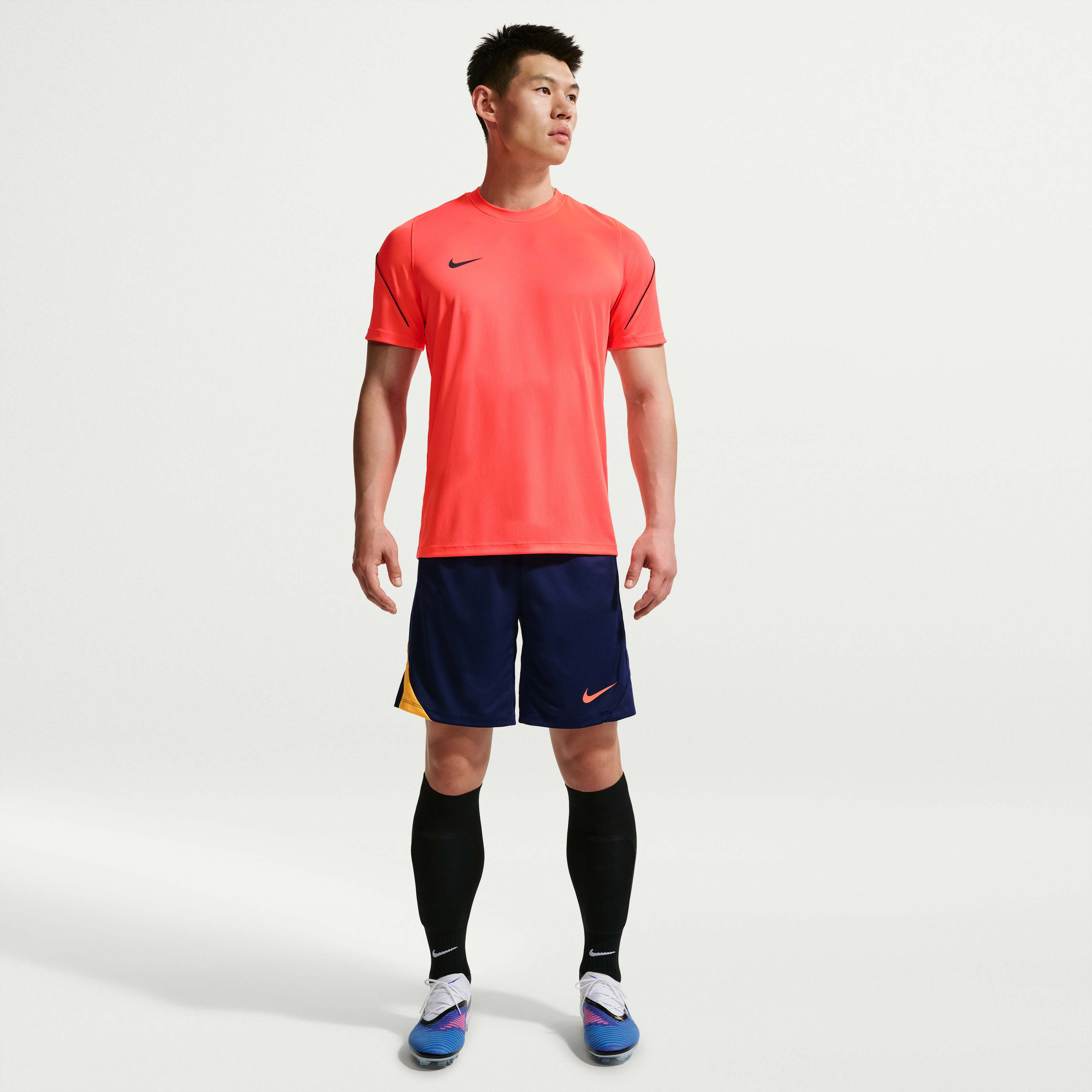 Nike Strike image number 2