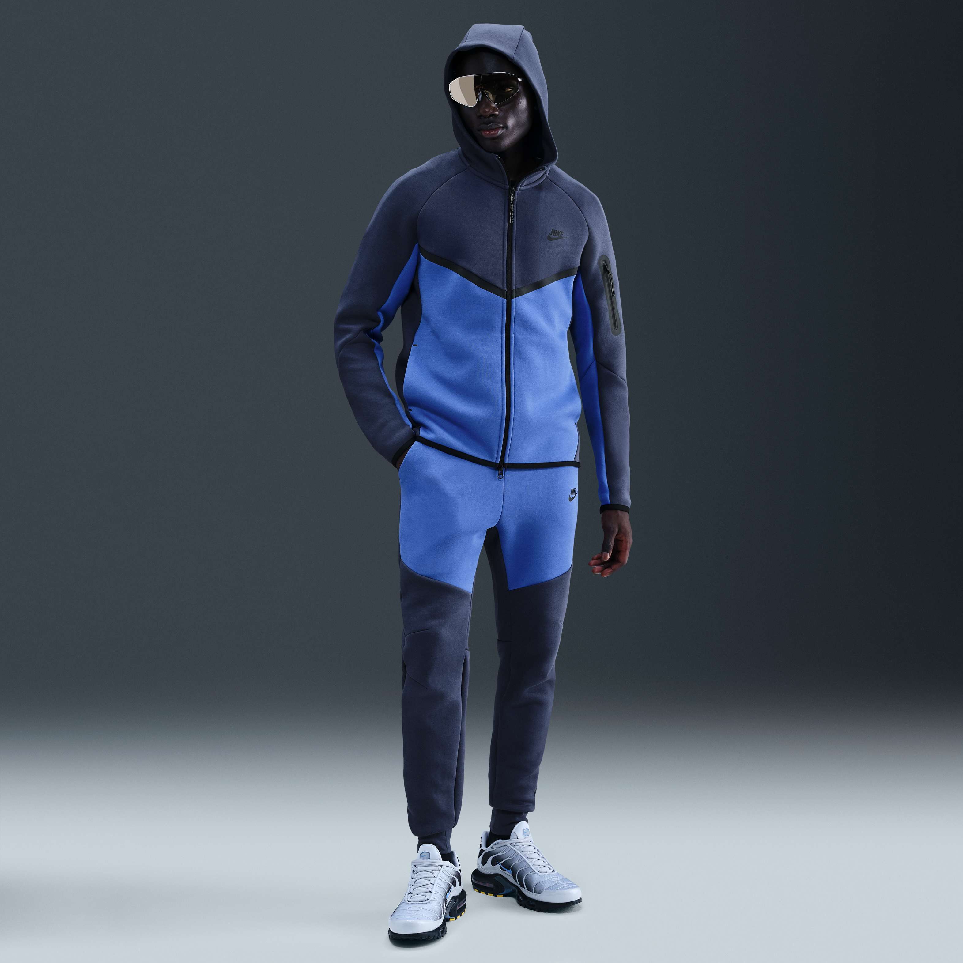 Nike Tech image number 0