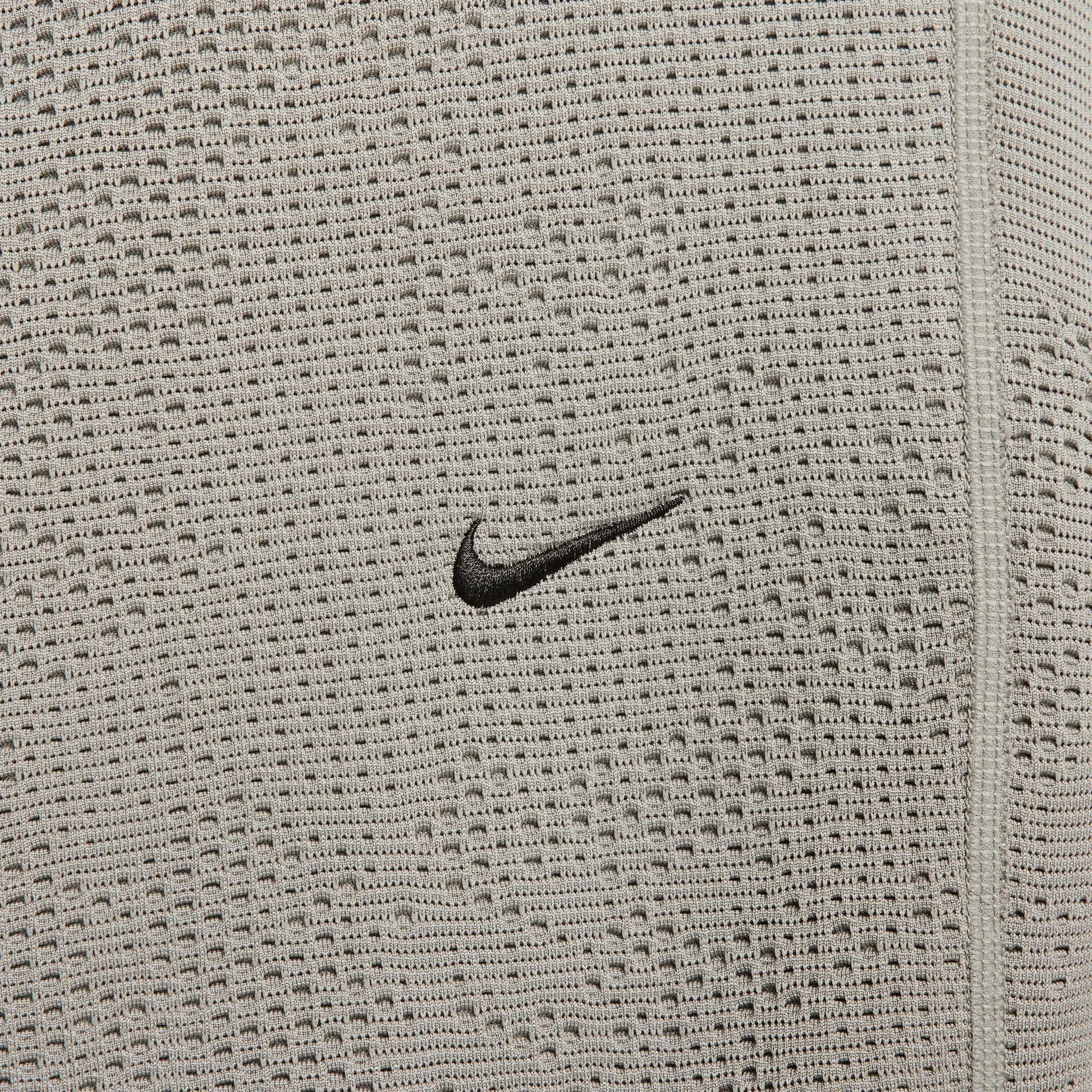 Zoom image