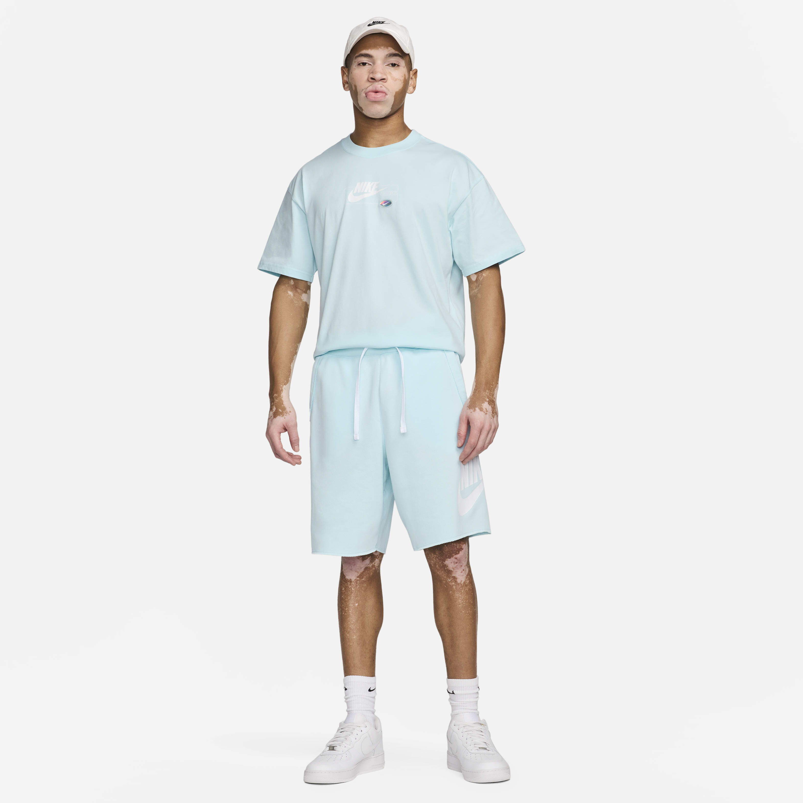 ★ Nike★ Sportswear T-shirt M Glacier Blue AR5005474 AR500 Nike Sportswear Men's T-Shirt Glacier Blue AR5004-474 XL