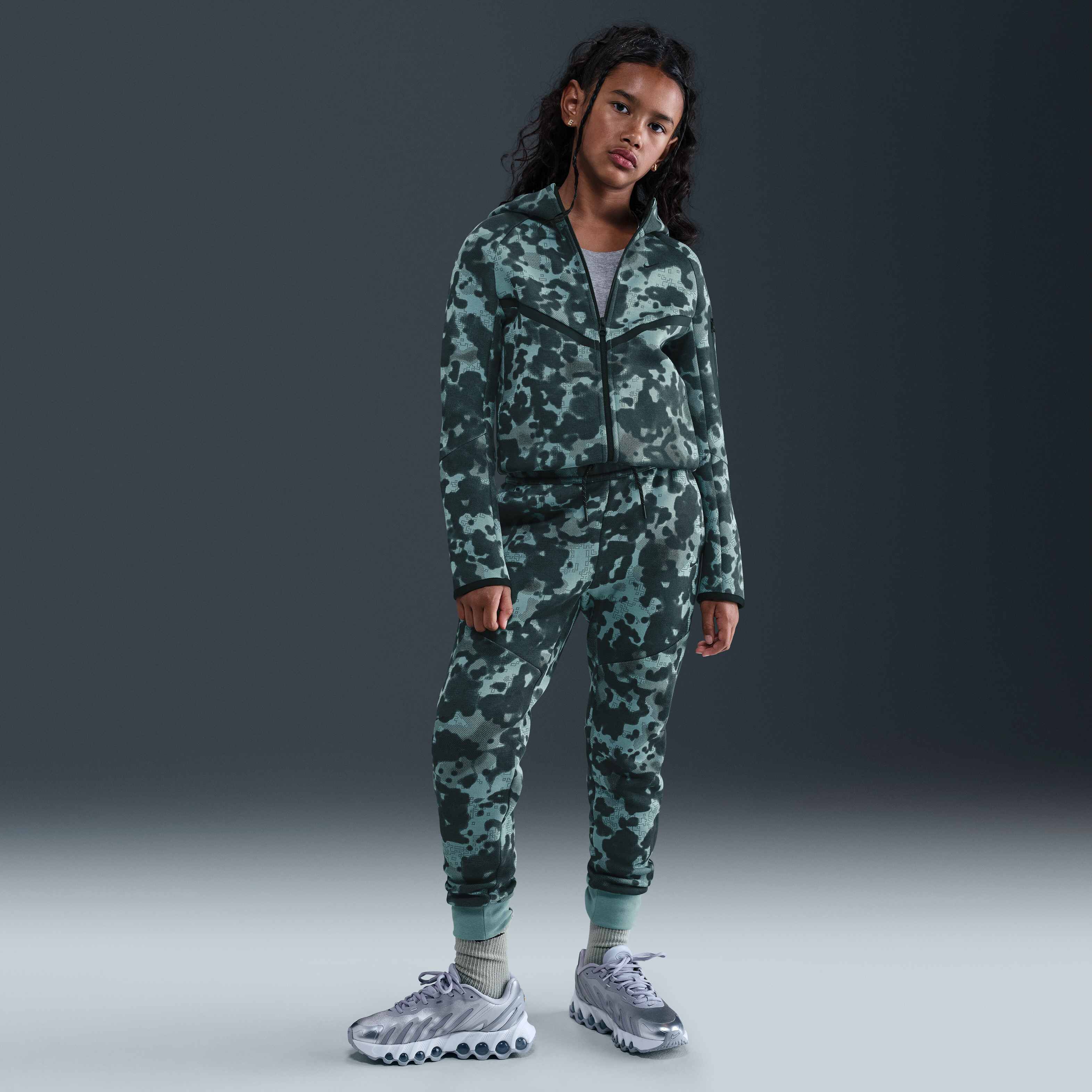 Nike Tech image number 5