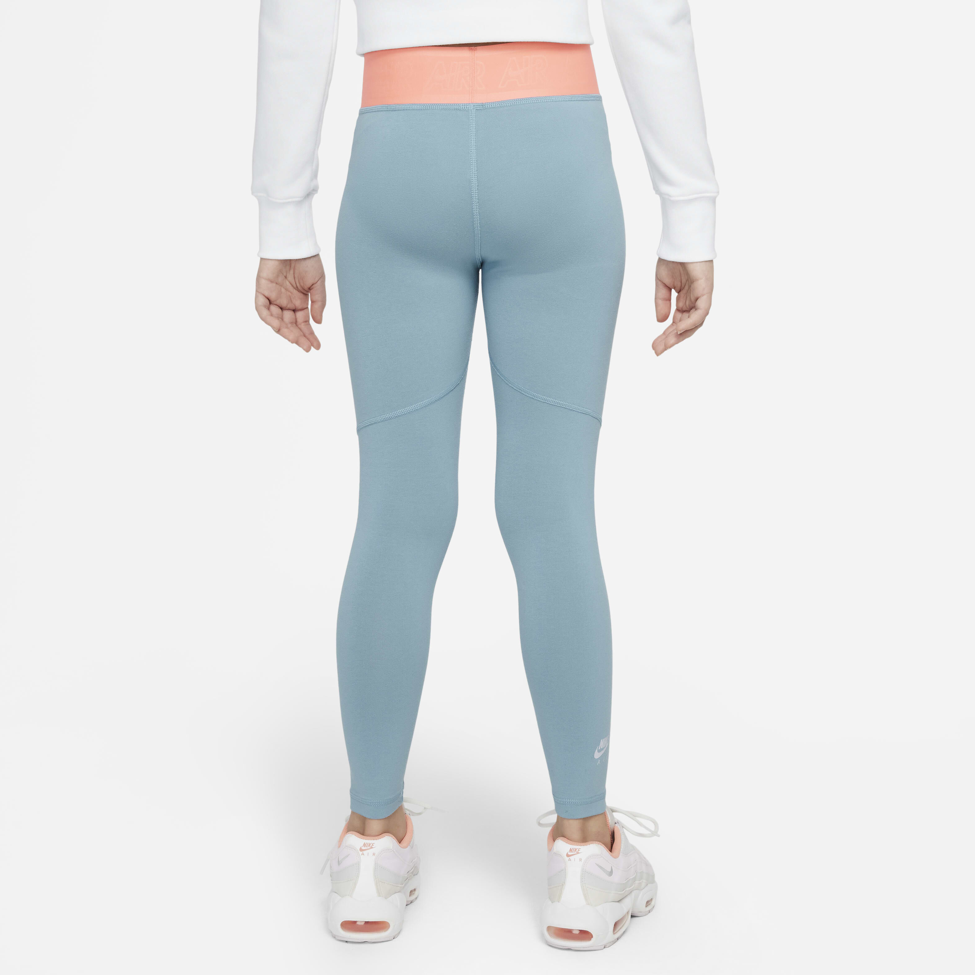 Nike Air Essentials image number 1