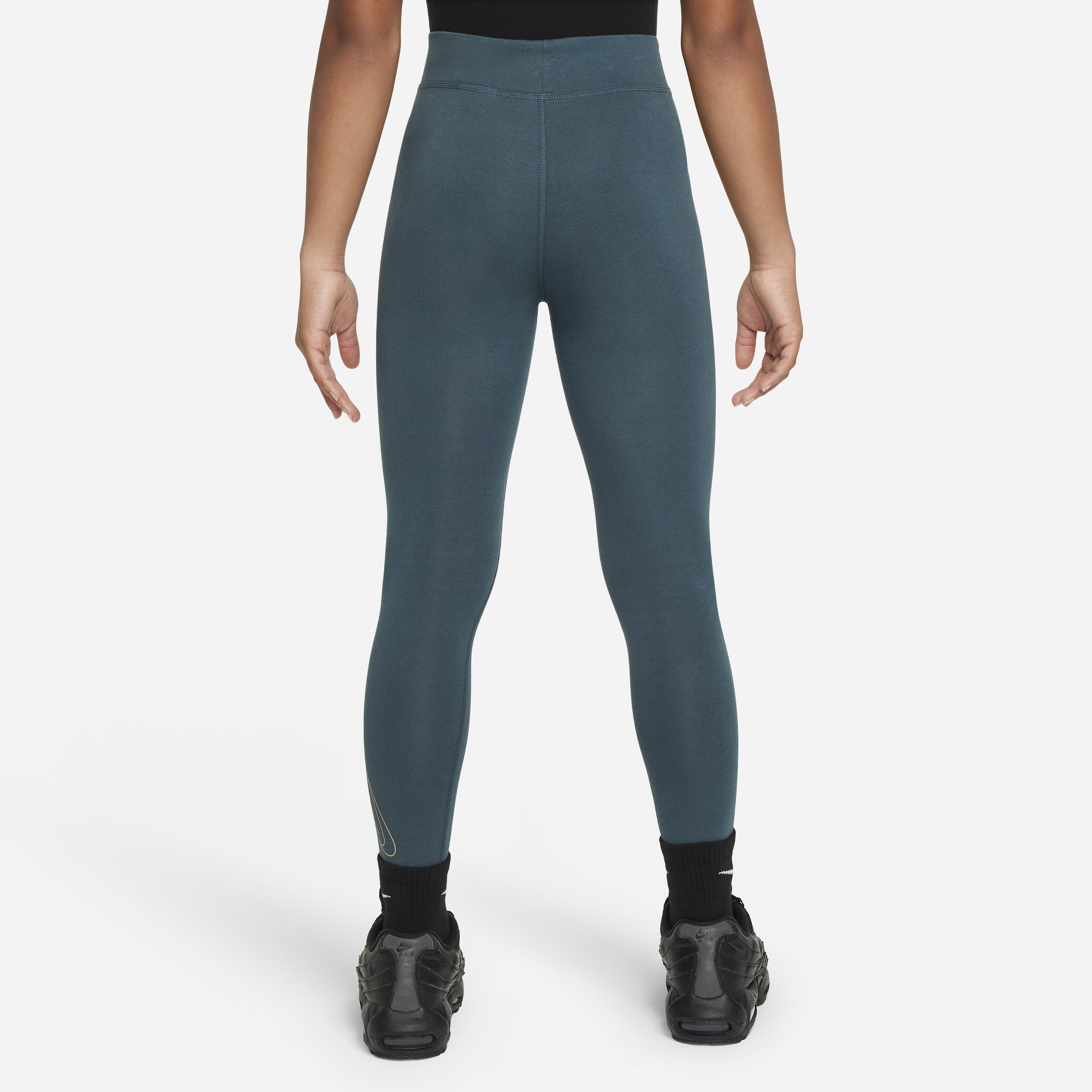 نايكي سبورتسوير فيفوريتس image number 1