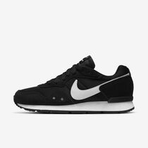 Nike Venture Runner