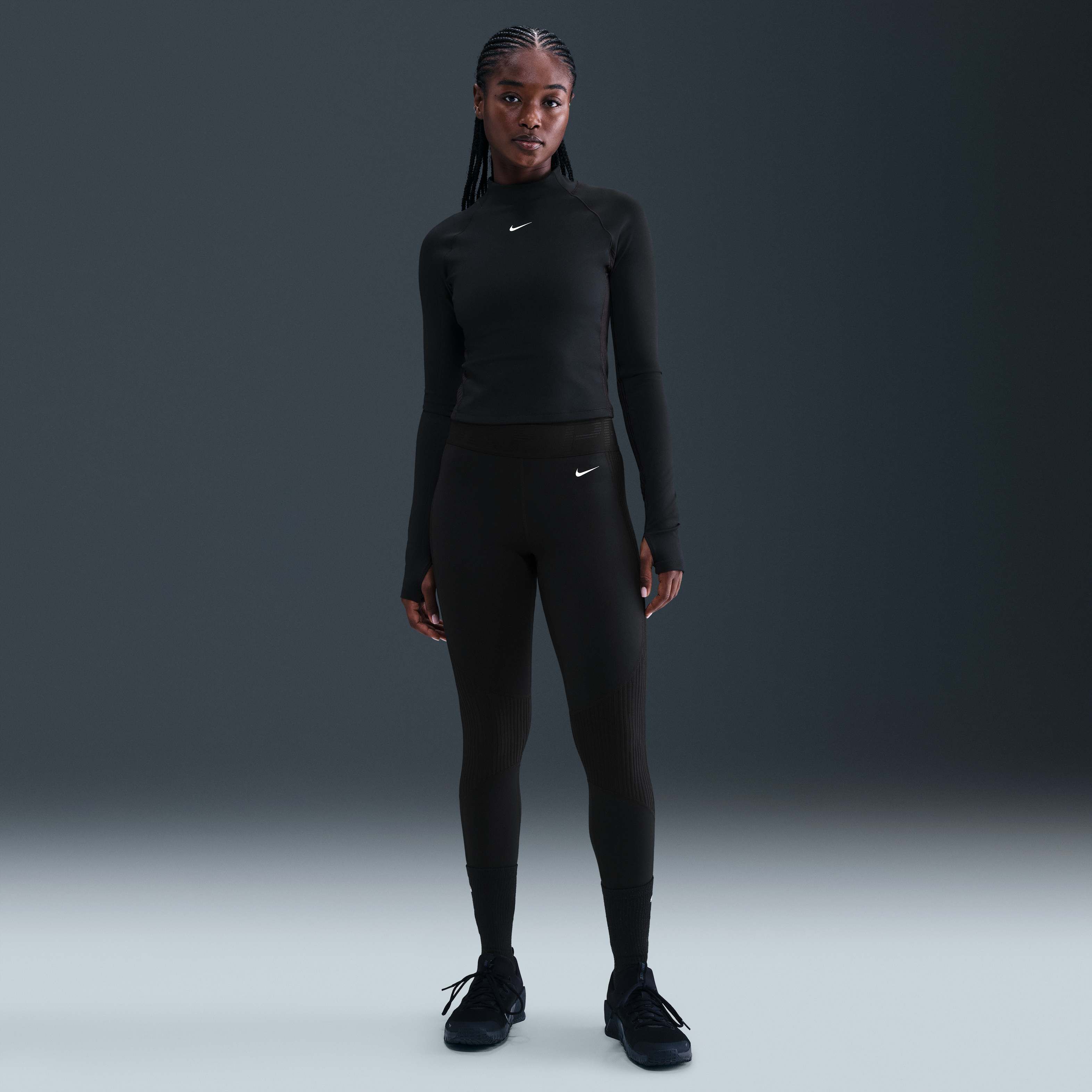 Nike Pro image number 3
