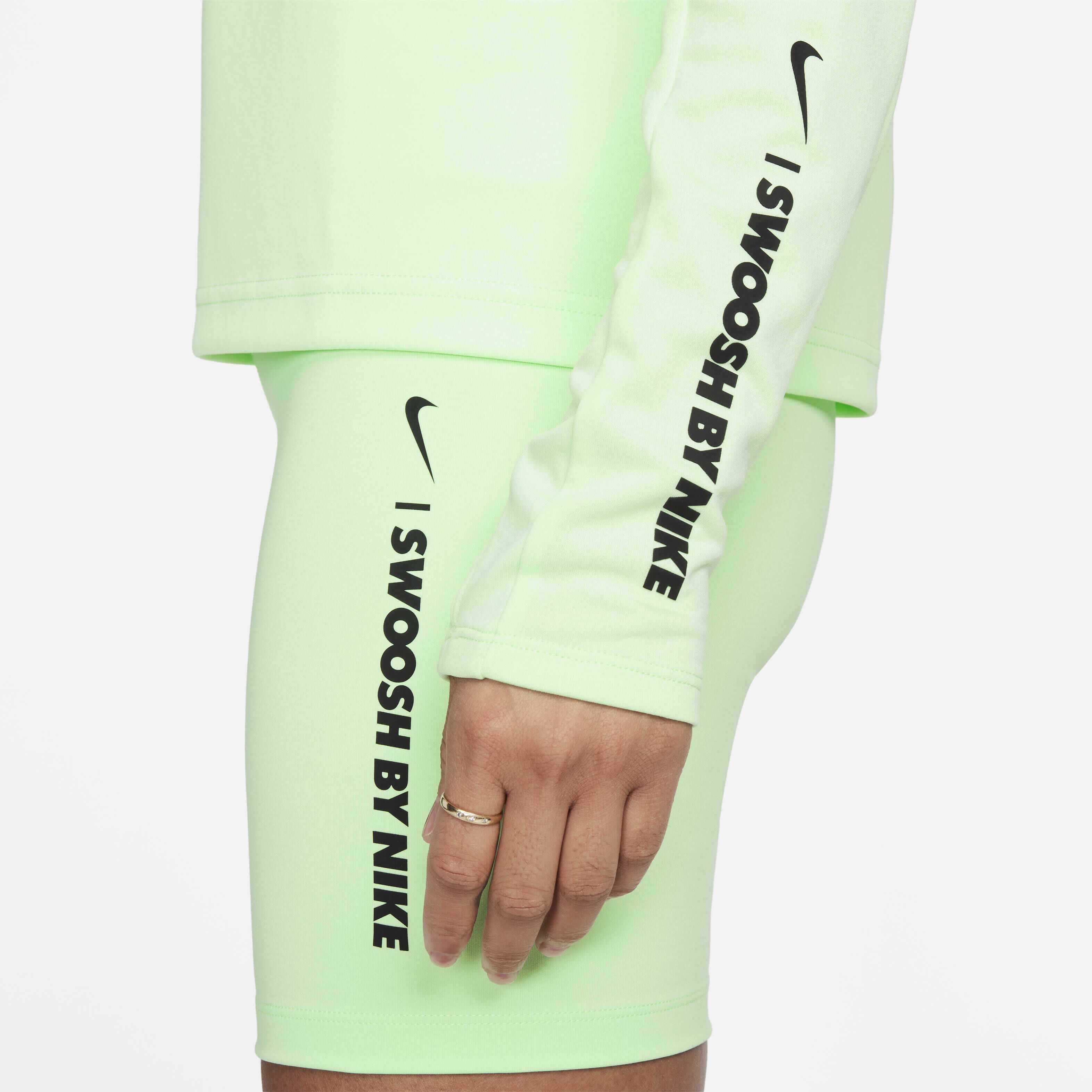 نايكي بيسر image number 3