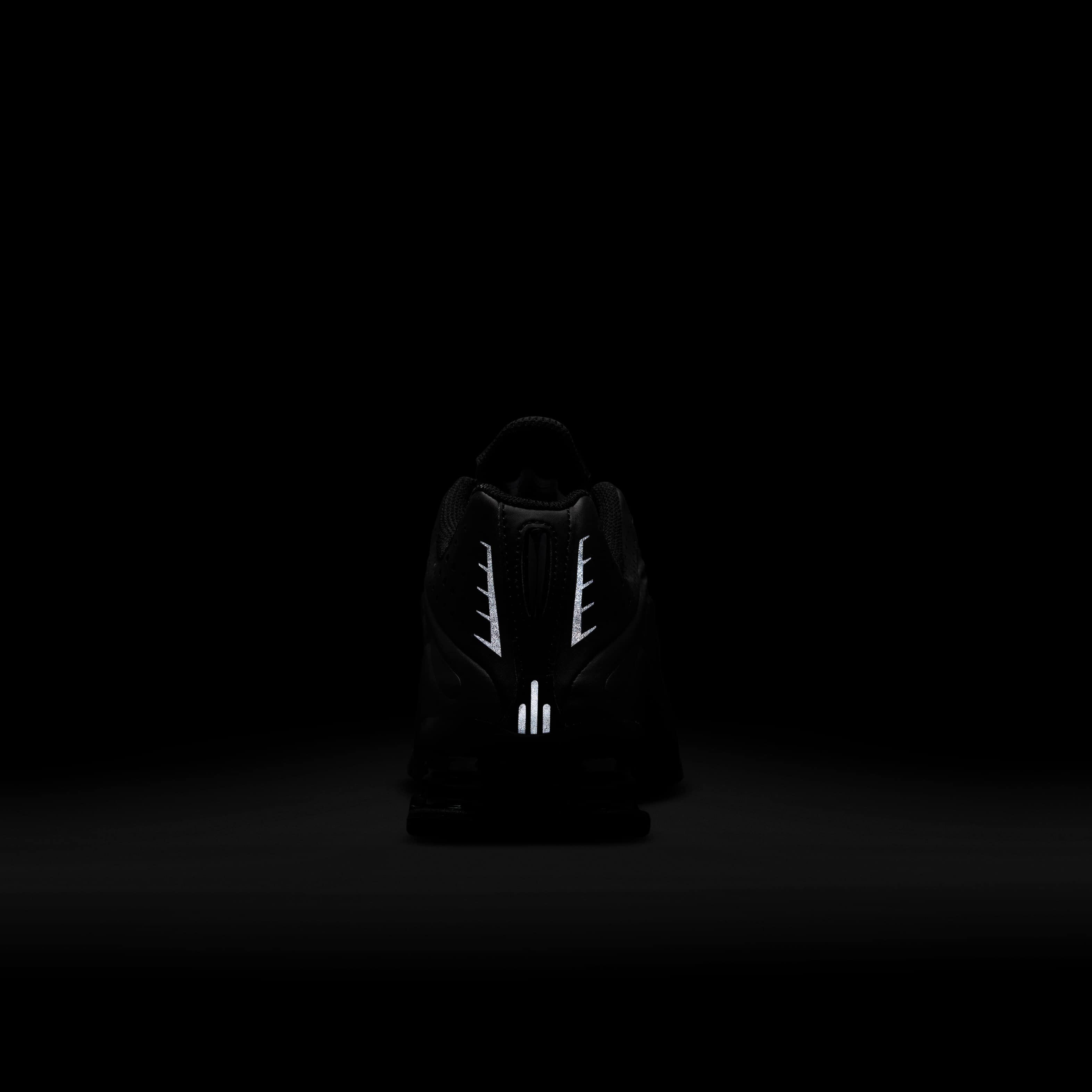 Nike Shox R4 image number 9