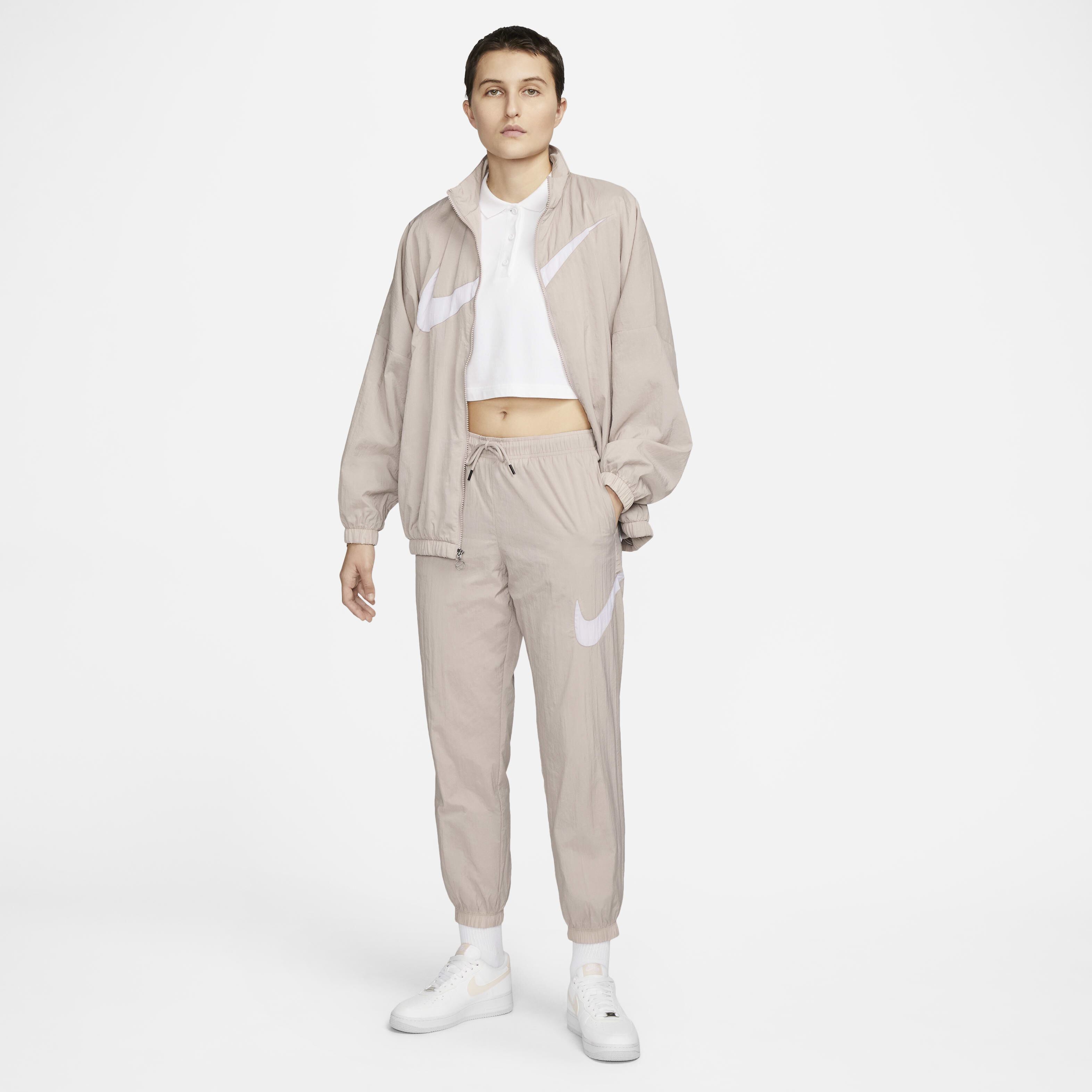 نايكي سبورتسوير ايسنشال image number 5