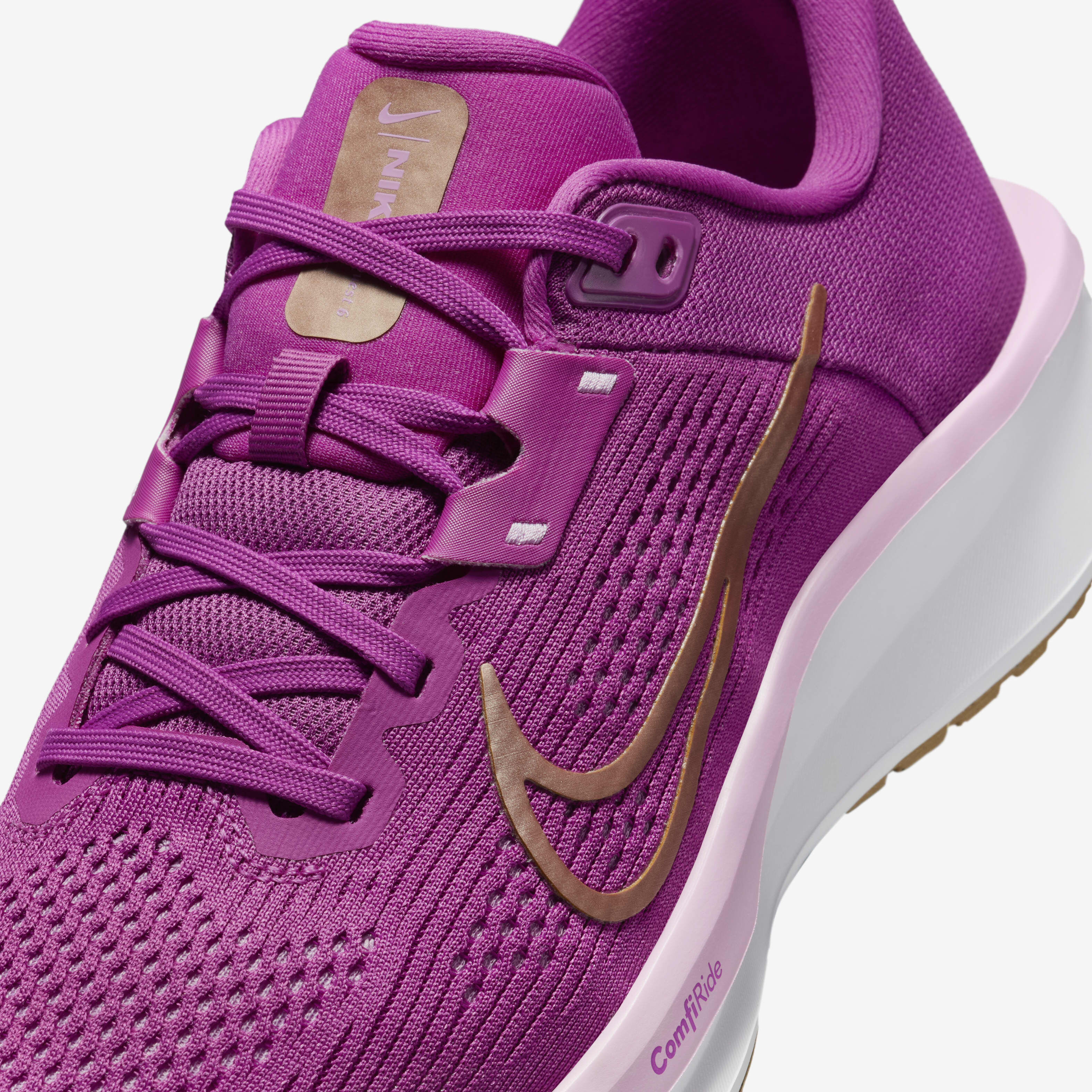 Nike women's quest running shoes 2025