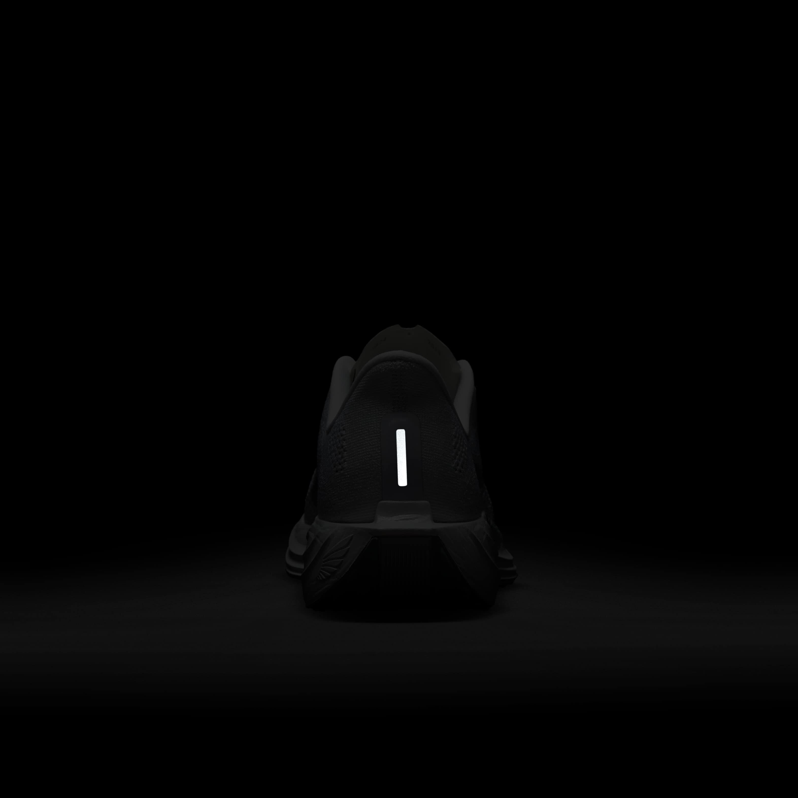 Nike Pegasus Plus image number 9