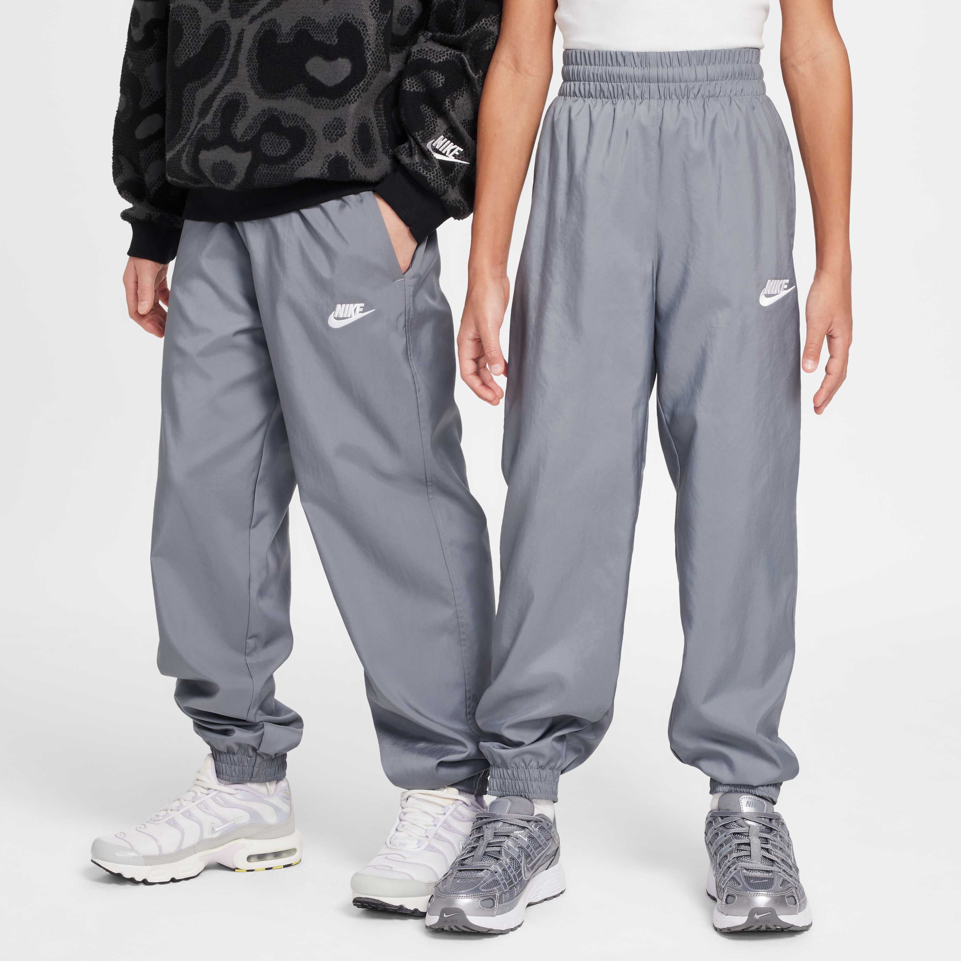 Nike Sportswear Club image number 8