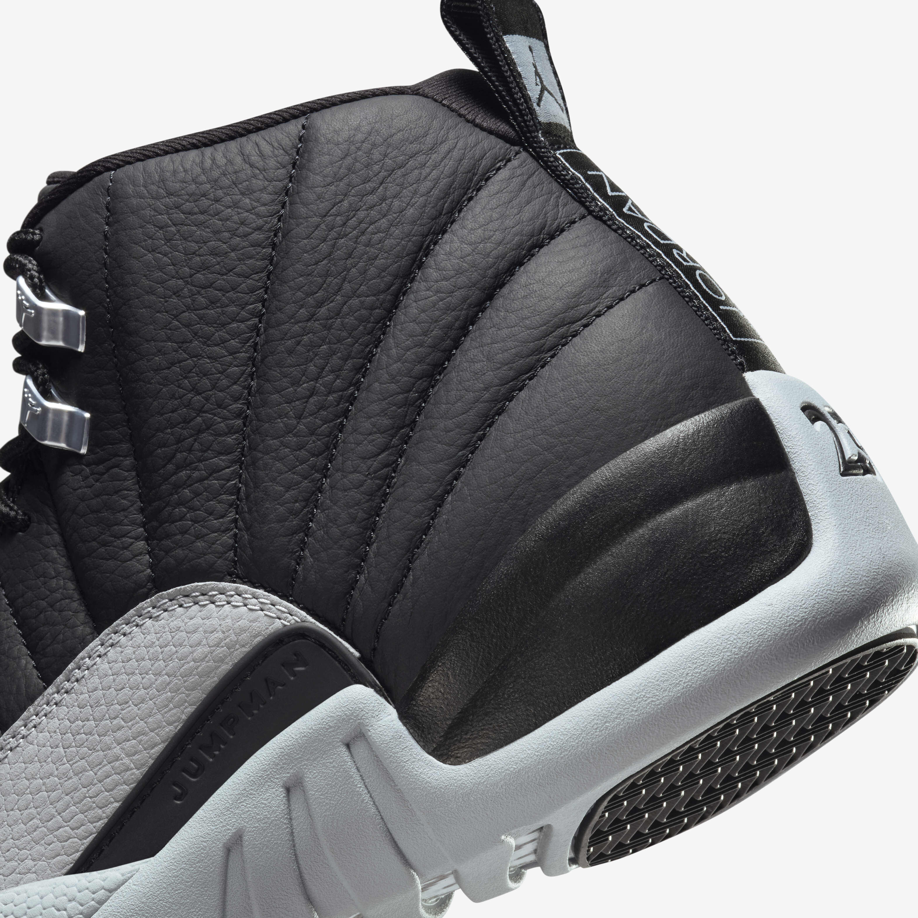 Jordan retro 12 mens black and white clearance