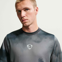 نايكي أكاديمي بلس