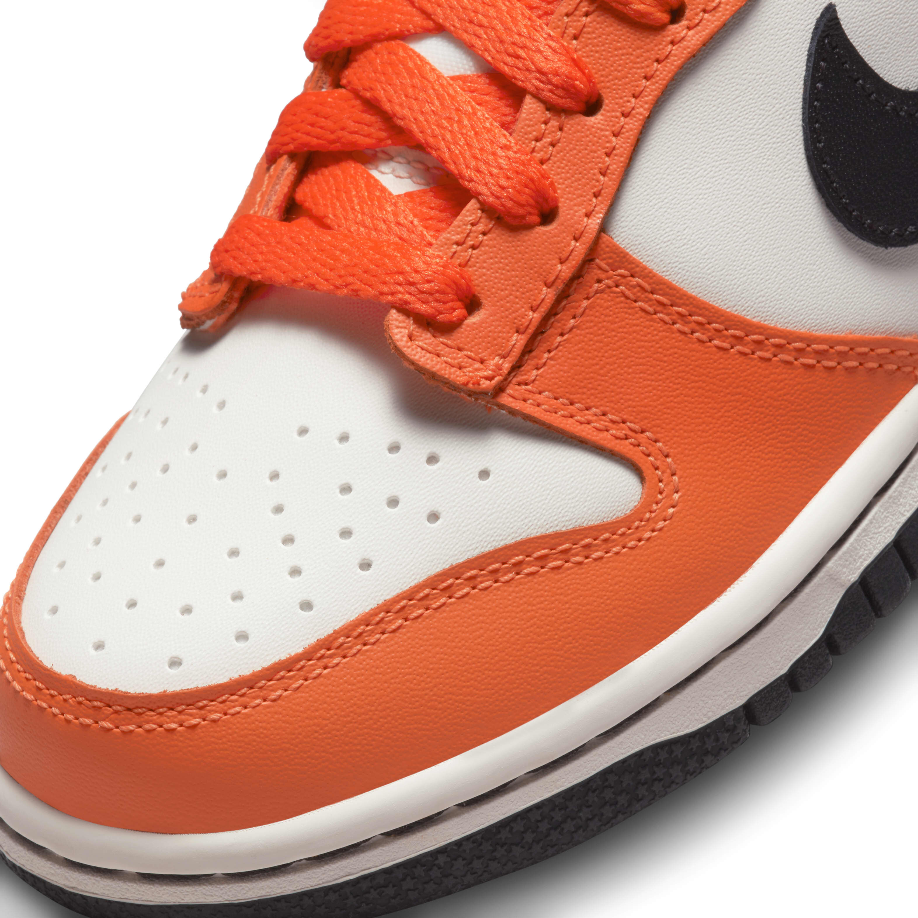 Nike Dunk Low image number 6