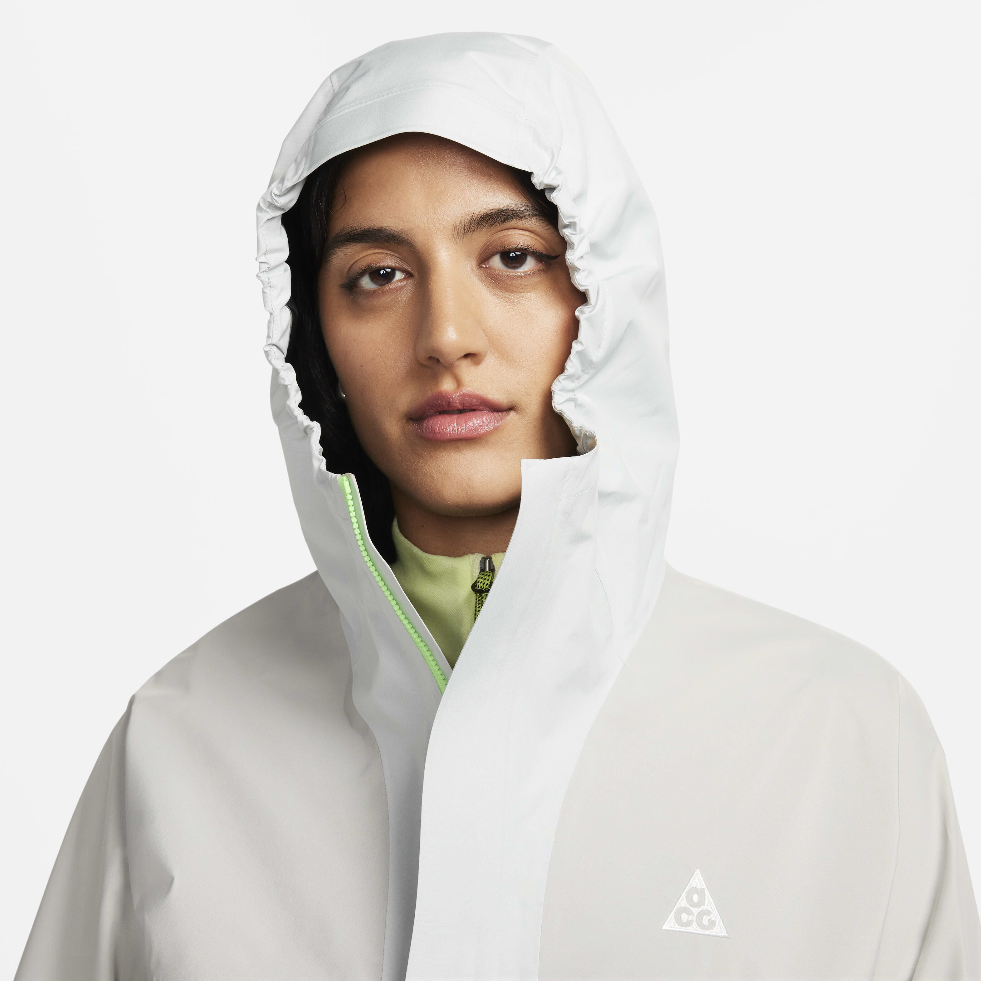 NIKE ACG Storm-FIT \"Cascade Rains\" ホワイト NIKE ACG STORM FIT CASCADE RAINS JACKET FULL ZIP DV9415-025