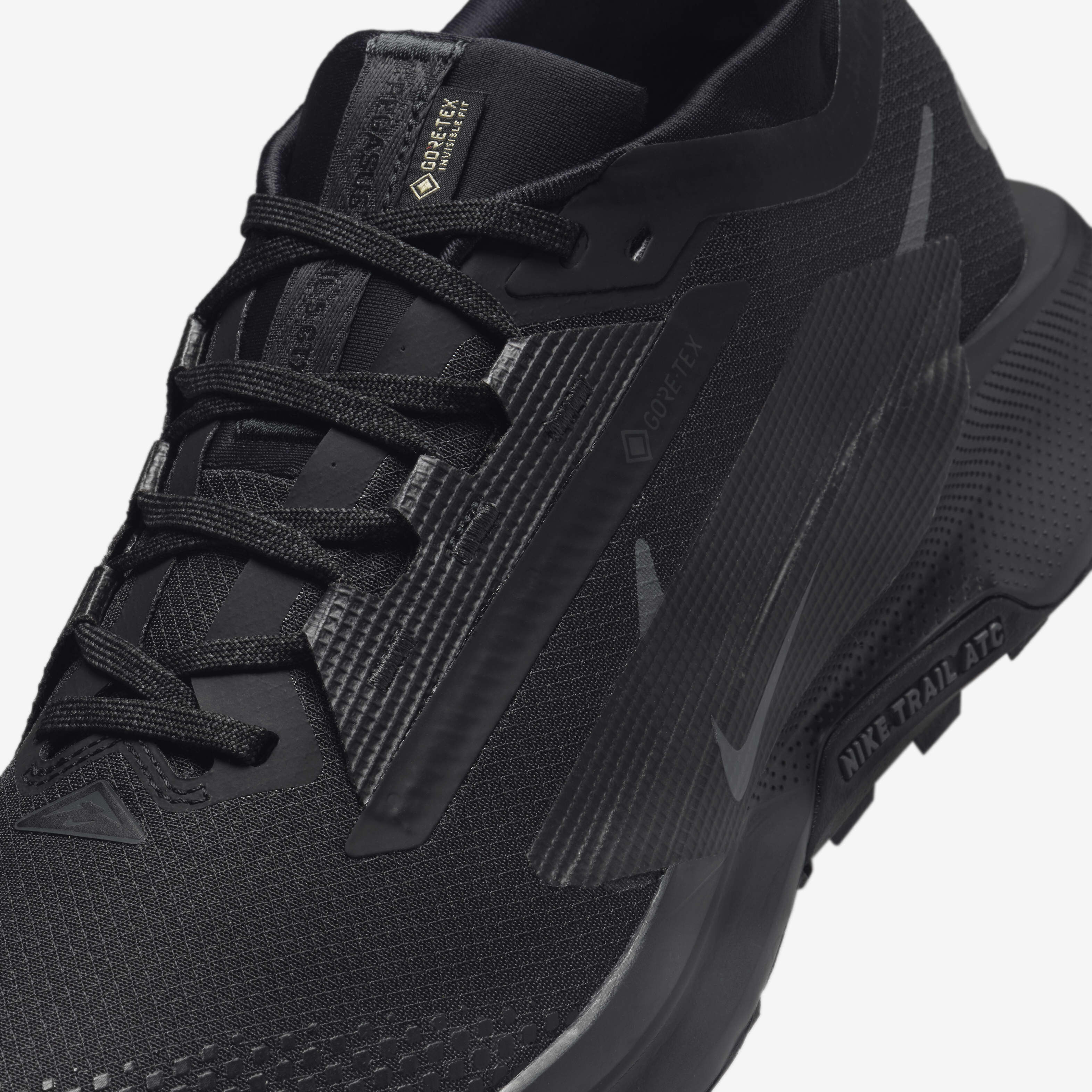 Nike hoodland men's water resistant hiking shoes online