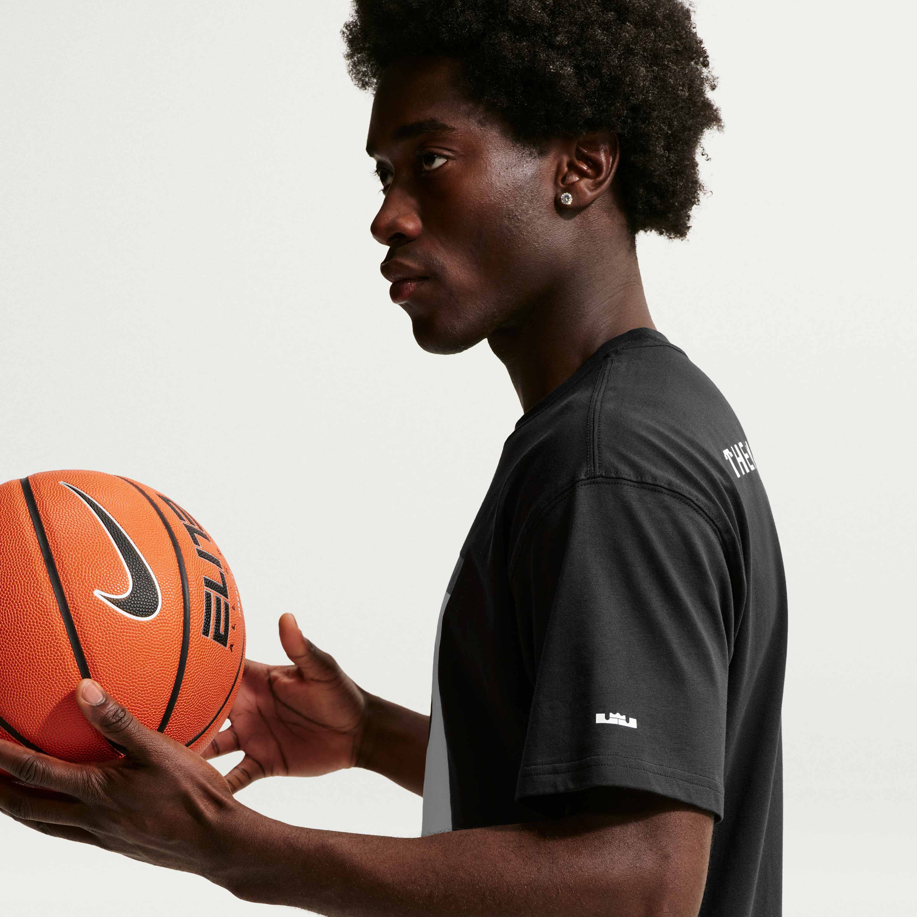 ليبرون جيمس ليبرون "ماسكد مينس" image number 2