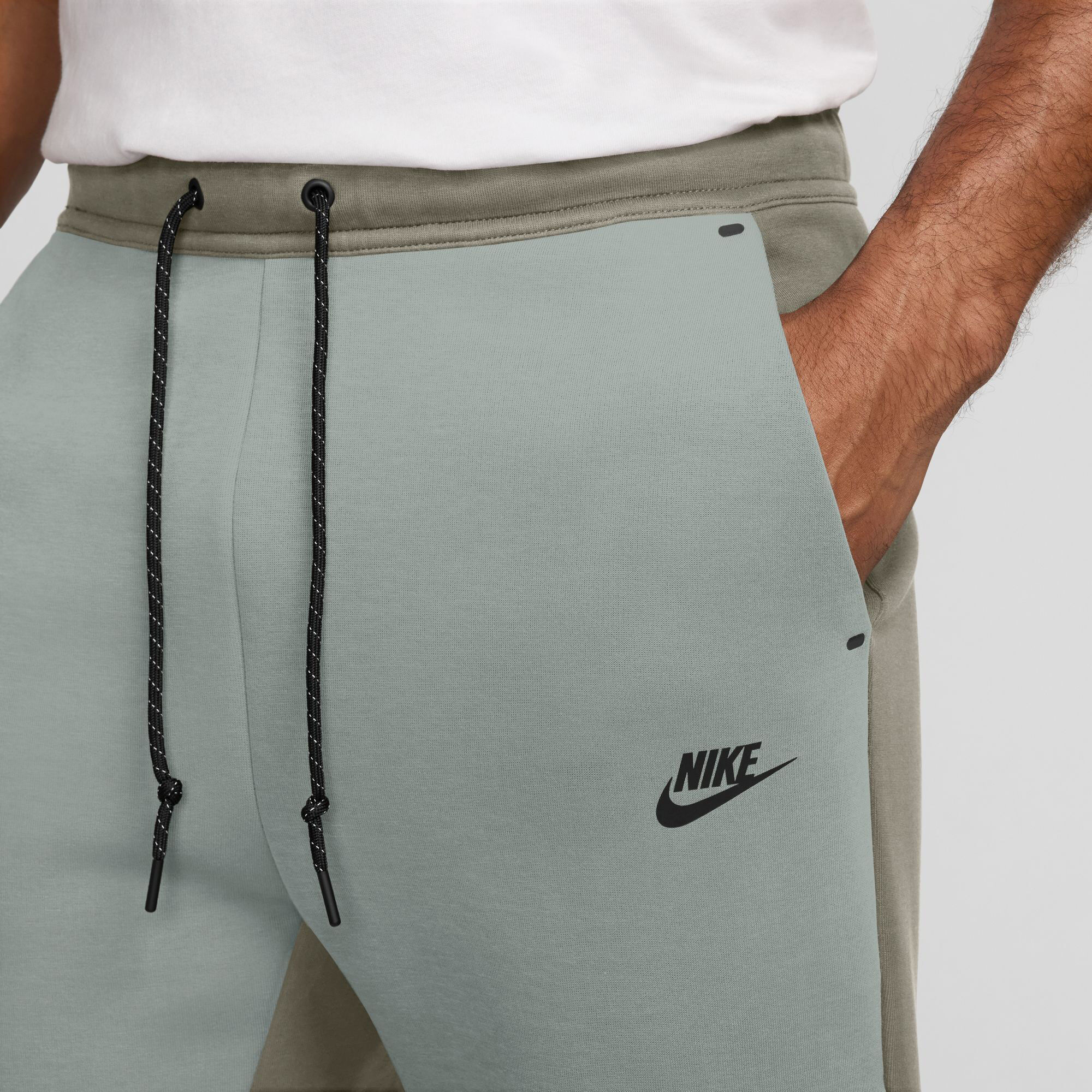 Nike Tech image number 2