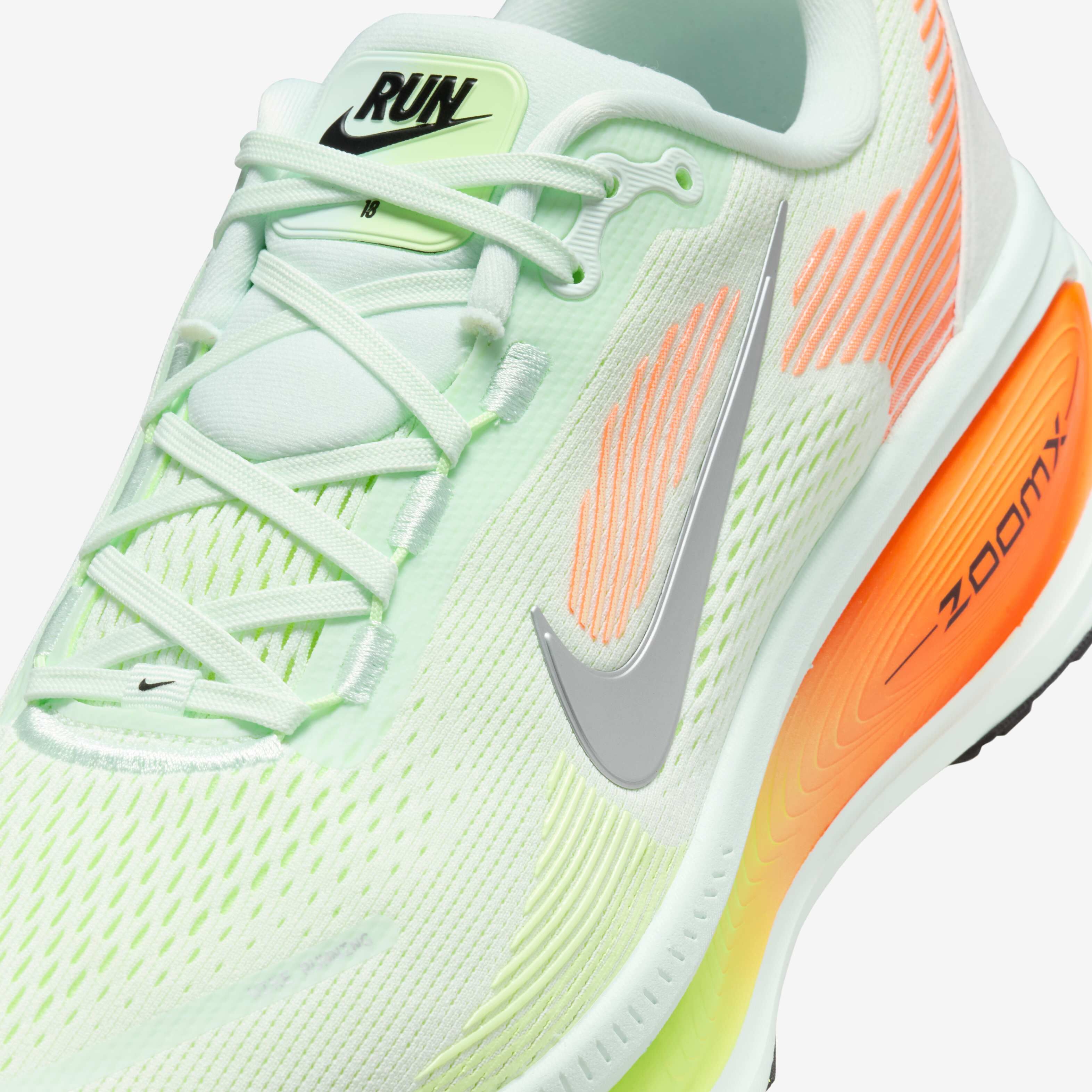 Nike Vomero 18 image number 6