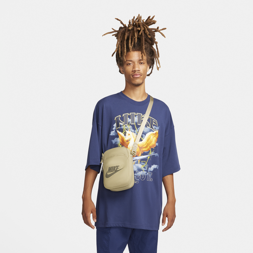 Nike sportswear heritage t shirt hotsell