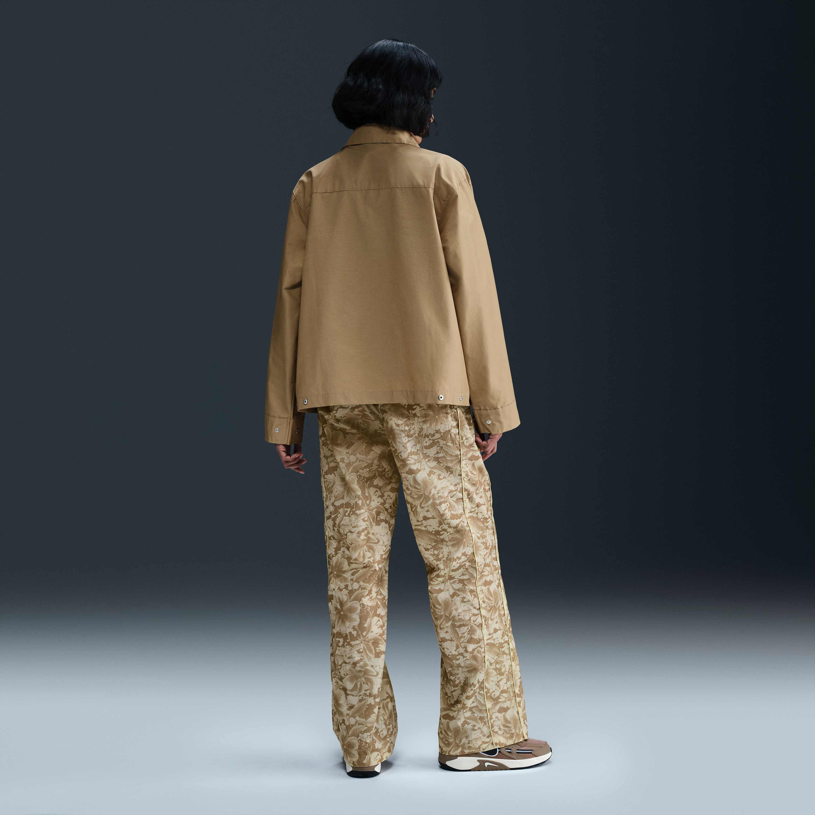 نايكي سبورتسوير ايفريثنج ووفنز image number 4