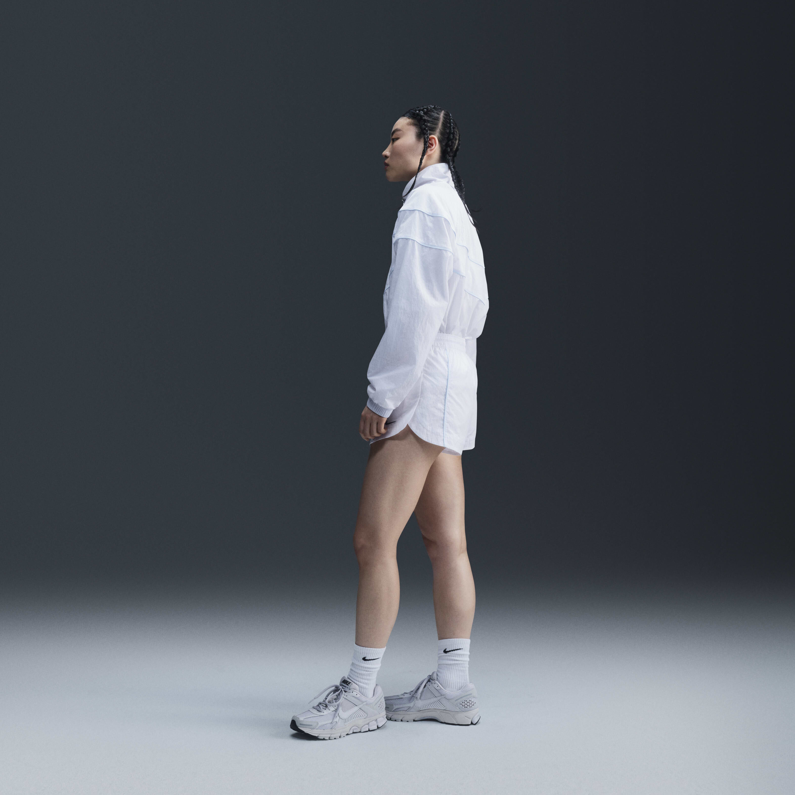 نايكي ويندرانر image number 4