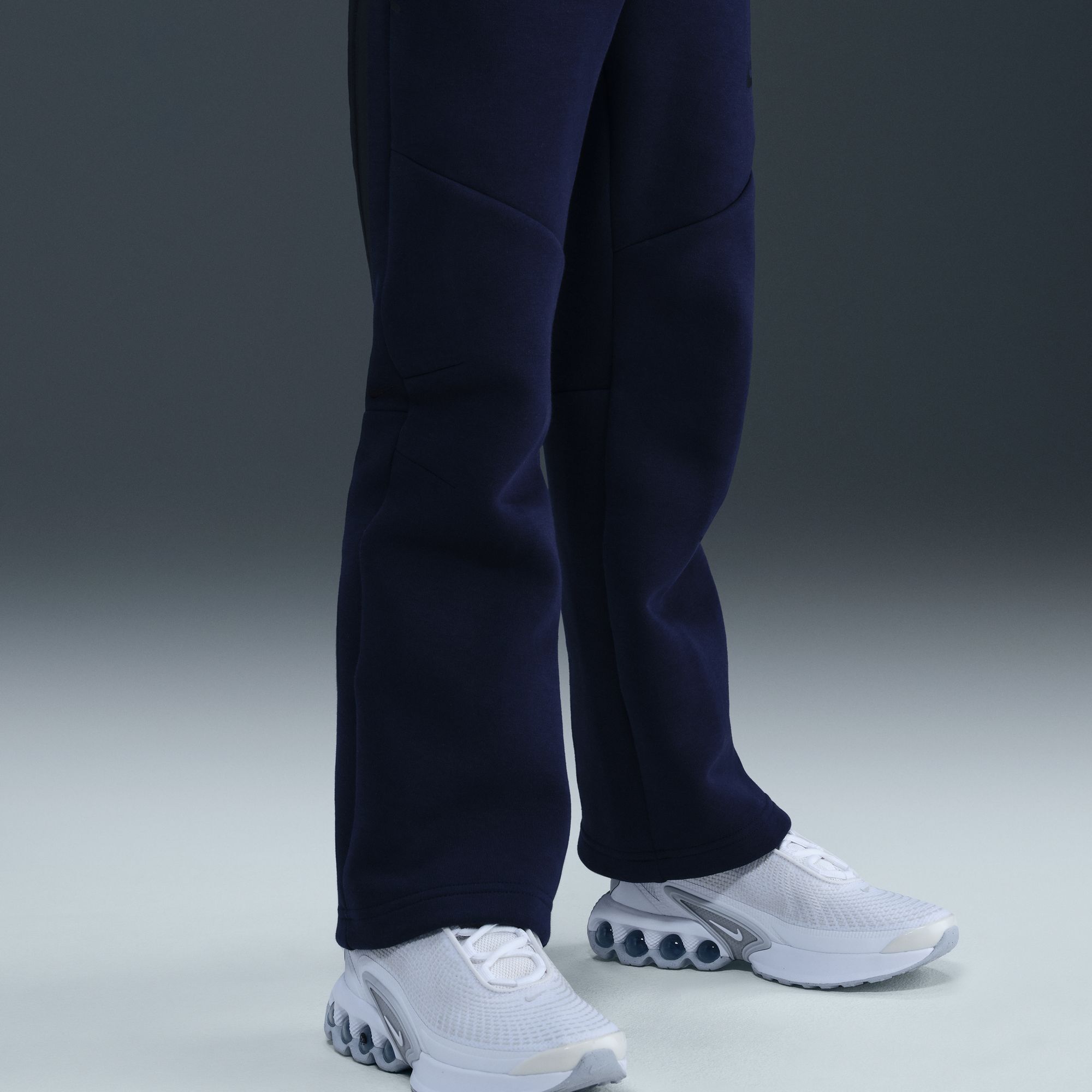 Nike Sportswear Tech Fleece image number 17